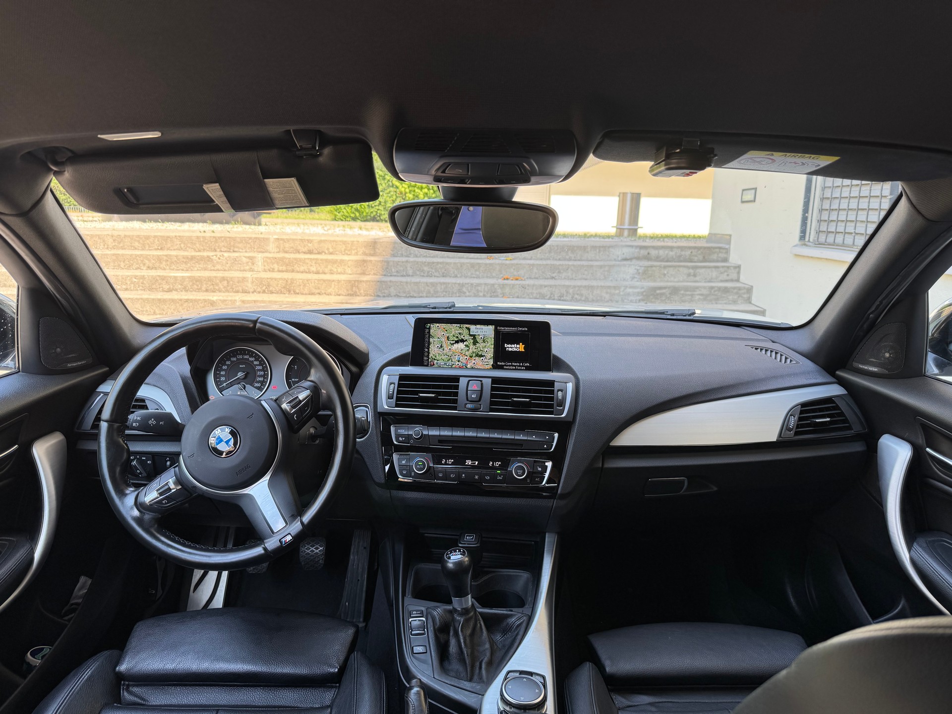 BMW 118d xDrive-image-8