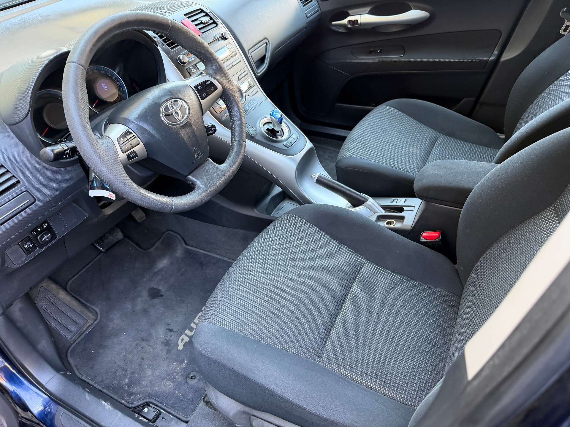 TOYOTA Auris 1.8 16V HSD Linea Sol-image-5