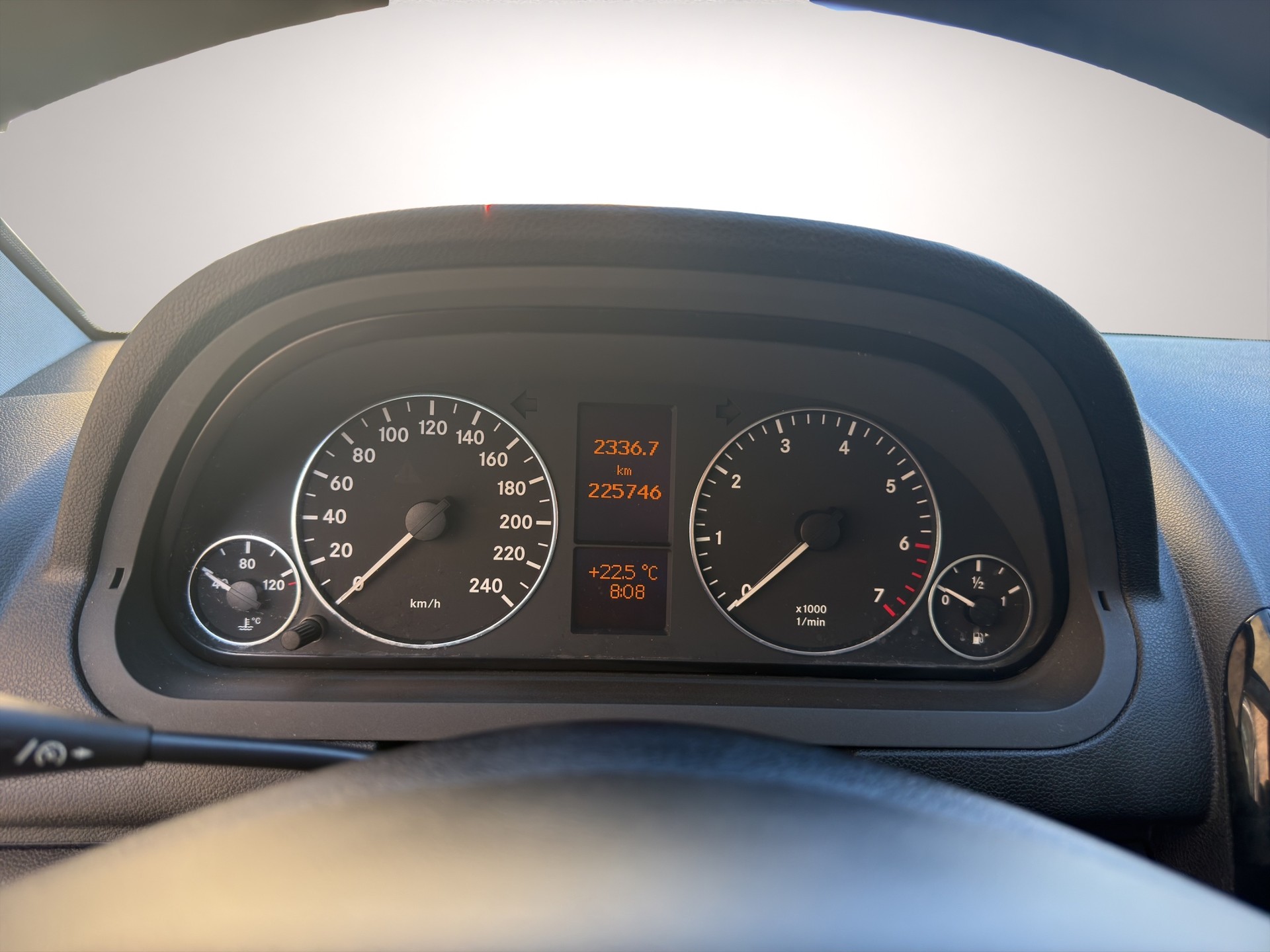 MERCEDES-BENZ A 170 Avantgarde Edition A-image-10