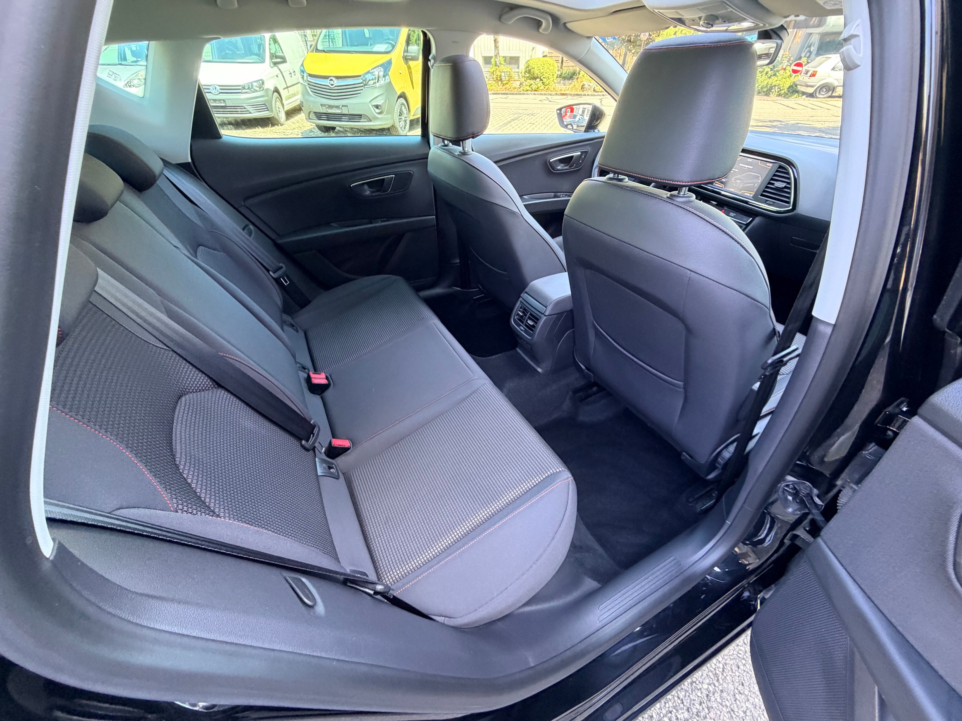 SEAT Leon 1.8 TSI FR-image-11