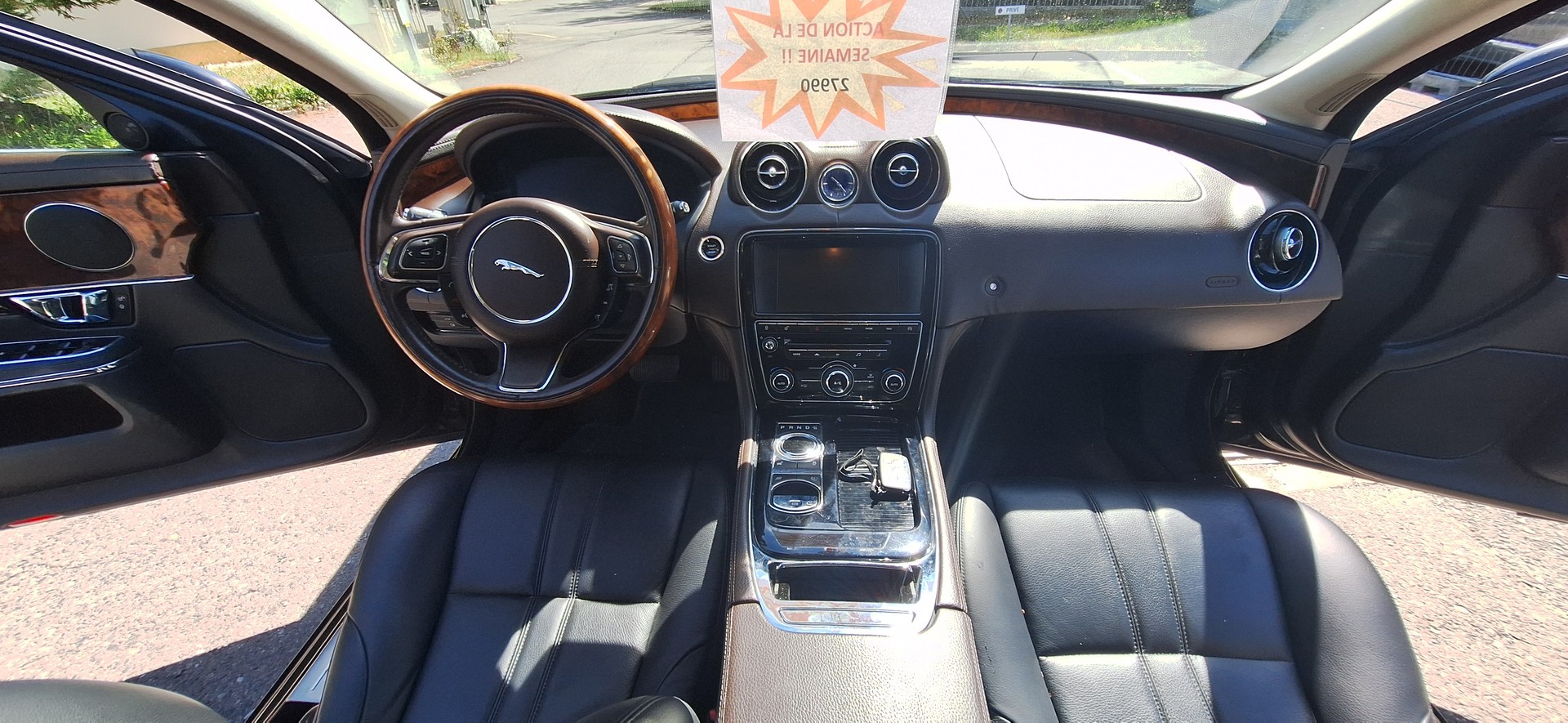 JAGUAR XJ 3.0d V6 Premium Luxury Automatic-image-23