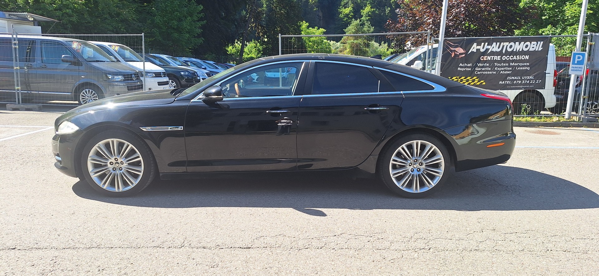 JAGUAR XJ 3.0d V6 Premium Luxury Automatic-showroom-element-2