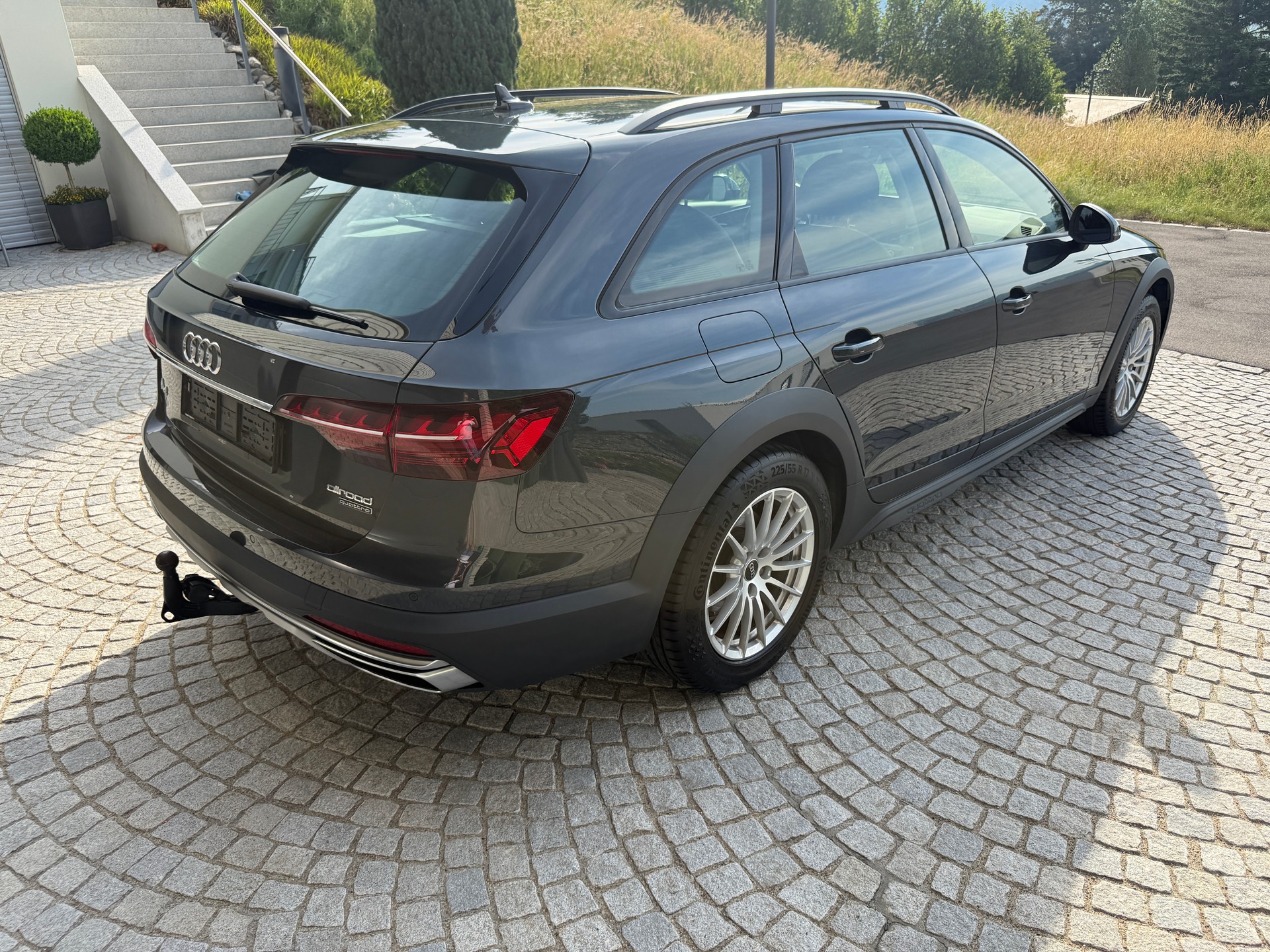 AUDI 2.0 40 TDI Attraction quattro S-Tronic-image-16