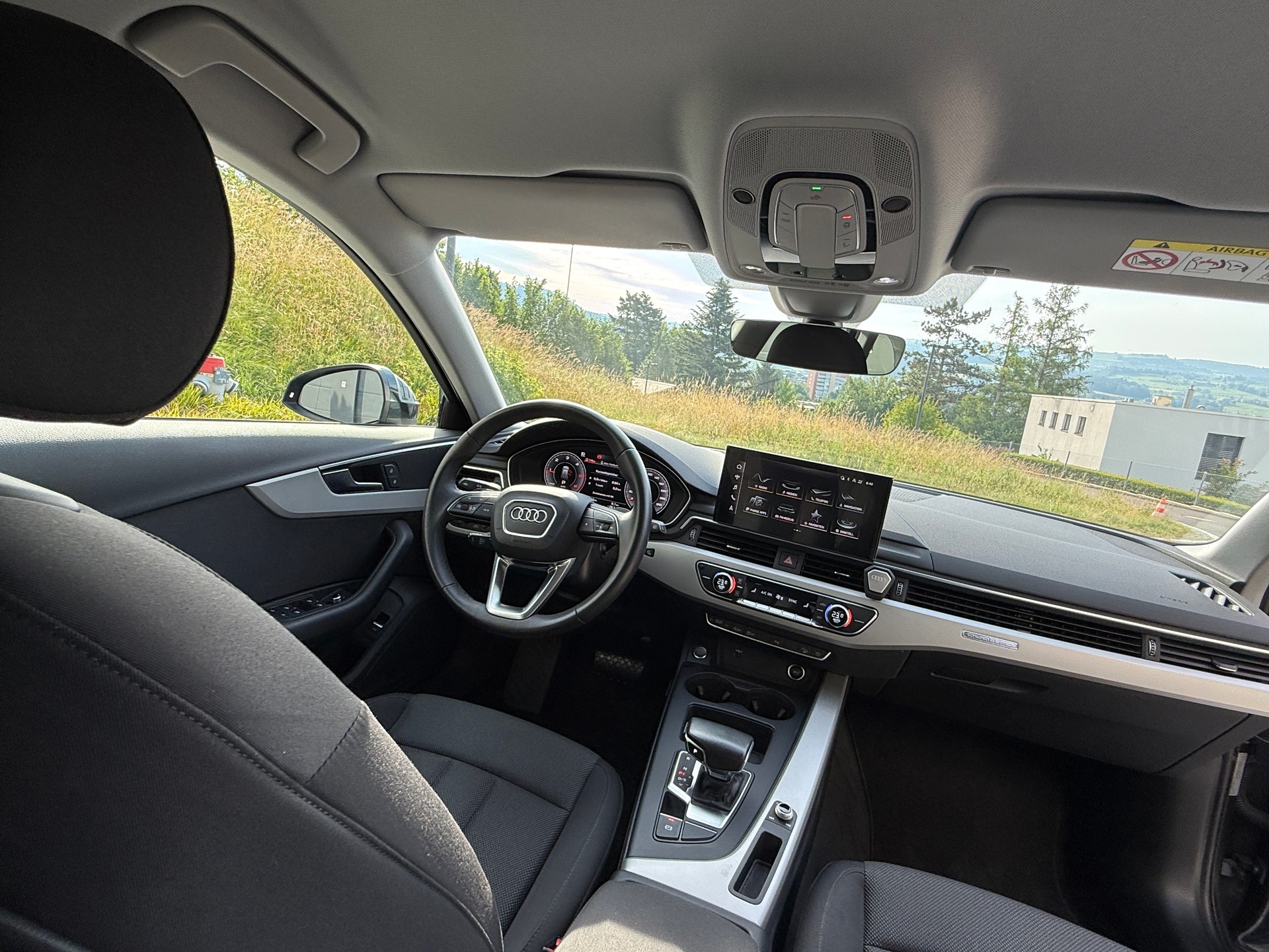 AUDI 2.0 40 TDI Attraction quattro S-Tronic-image-10