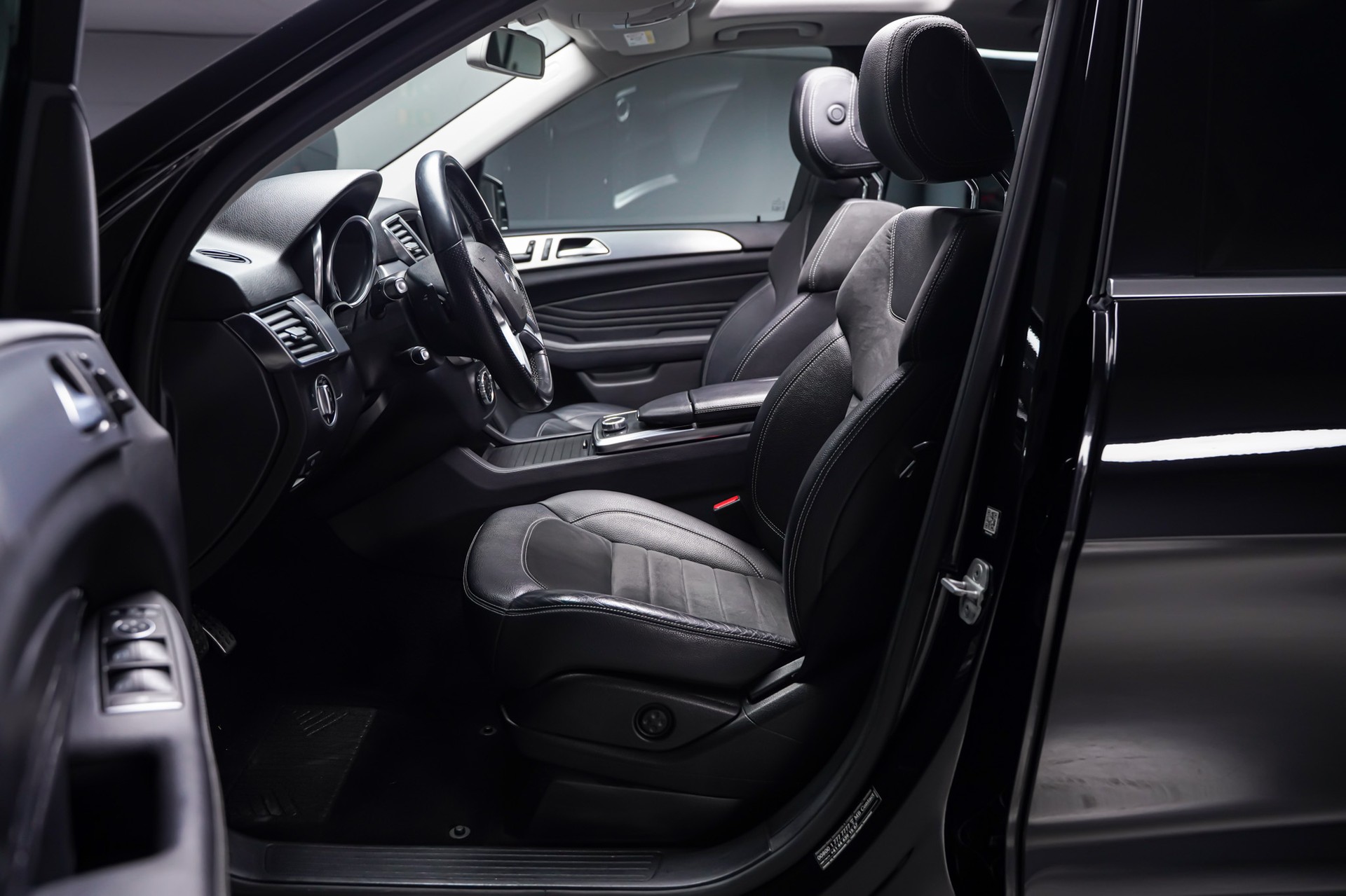 MERCEDES-BENZ ML 350 BlueTEC Executive AMG Line 4Matic 7G-Tronic-image-11