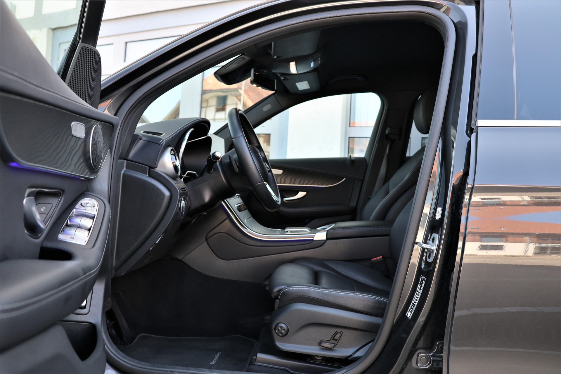 MERCEDES-BENZ GLC 220 d Off-Road 4Matic 9G-Tronic (CH) + 2.5T AHK-image-9