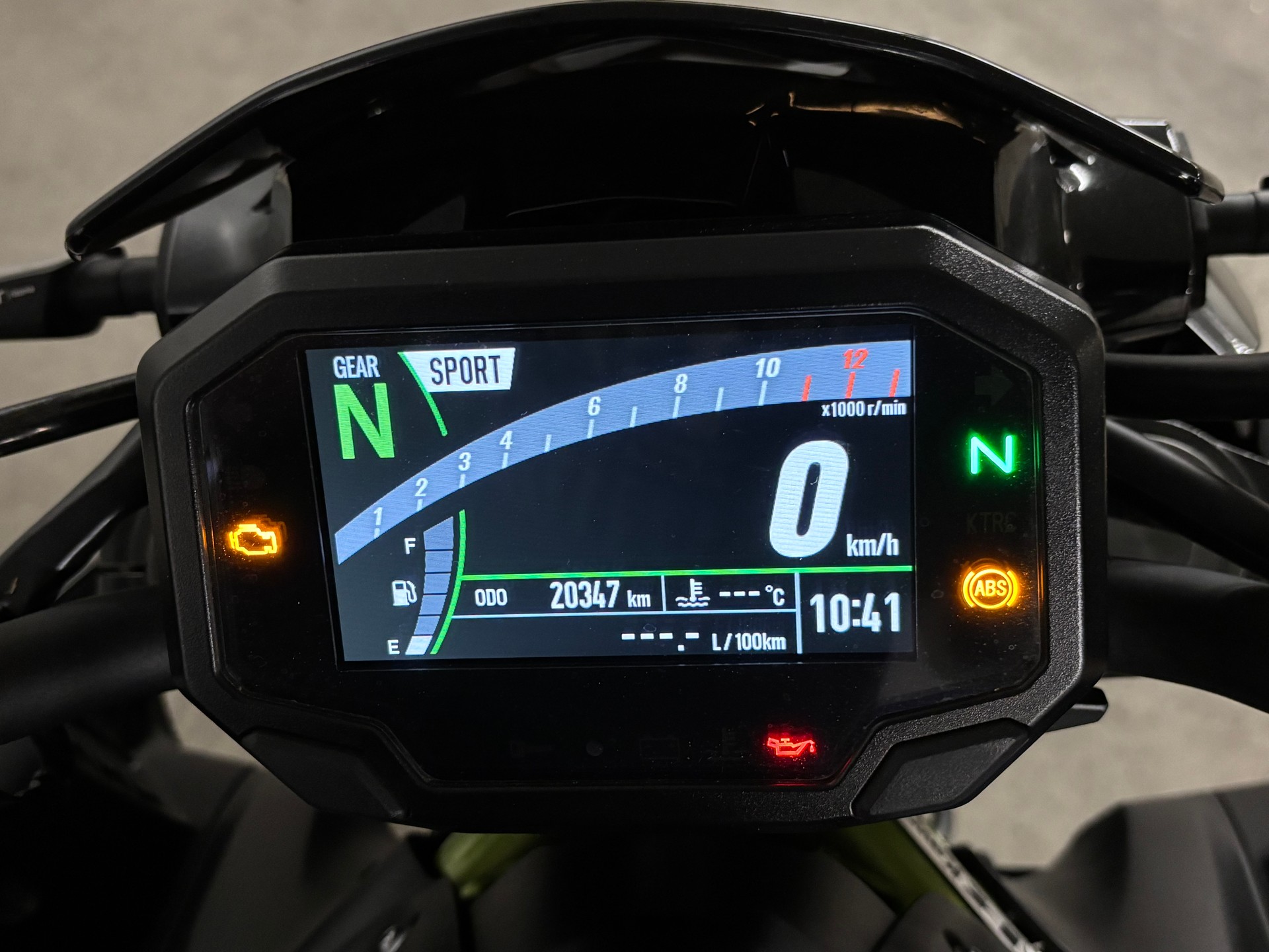 KAWASAKI Z 900-image-7
