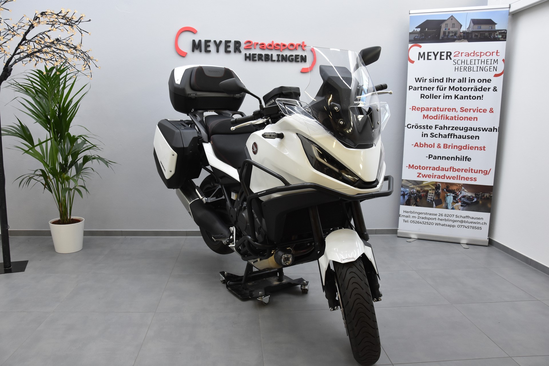 HONDA NT 1100-showroom-element-2
