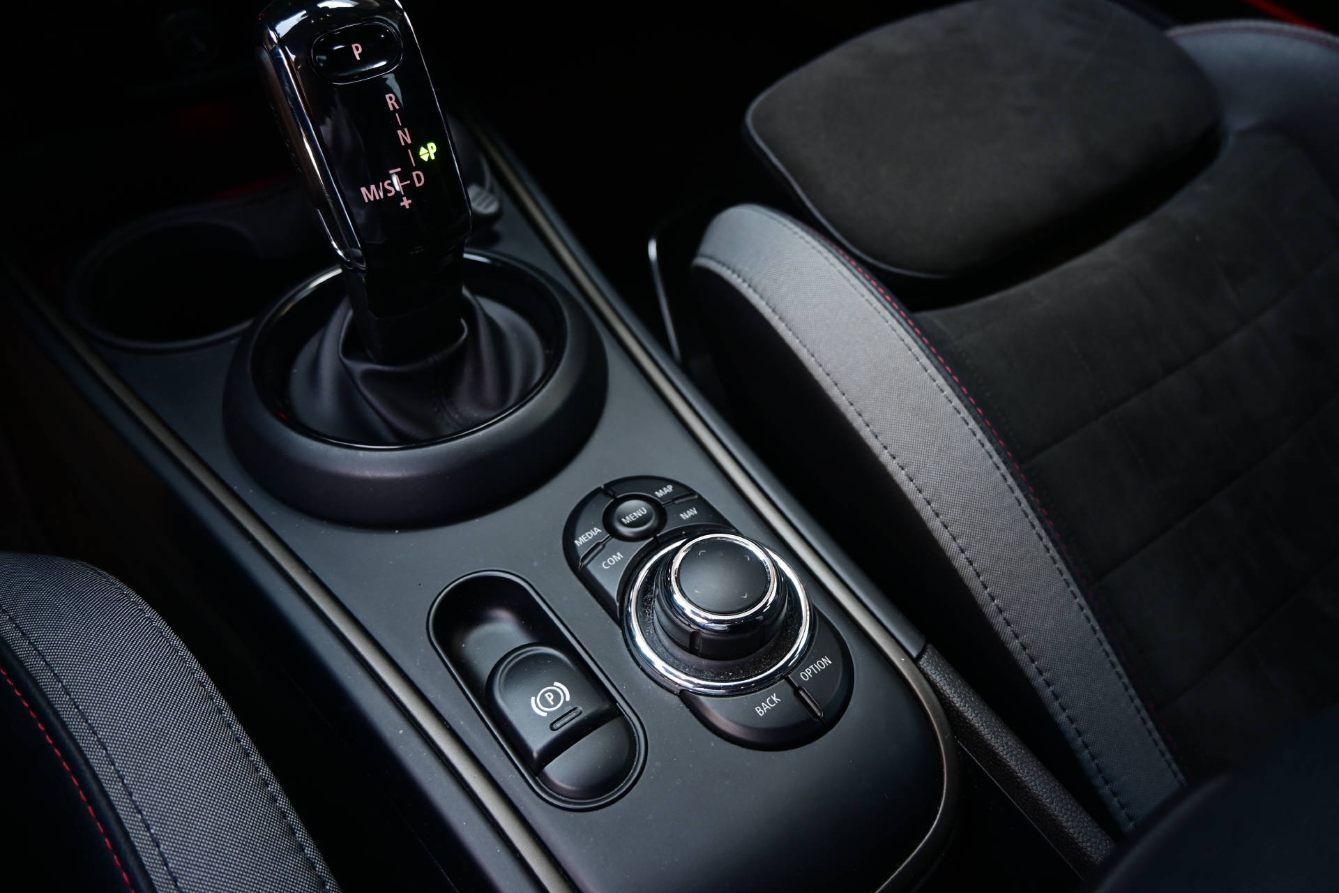 MINI Countryman F60 2.0i John Cooper Works ALL4-image-16