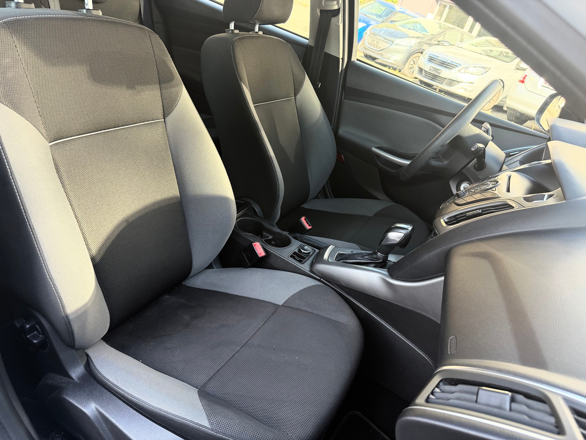 FORD Focus 1.6i VCT Titanium PowerShift-image-12