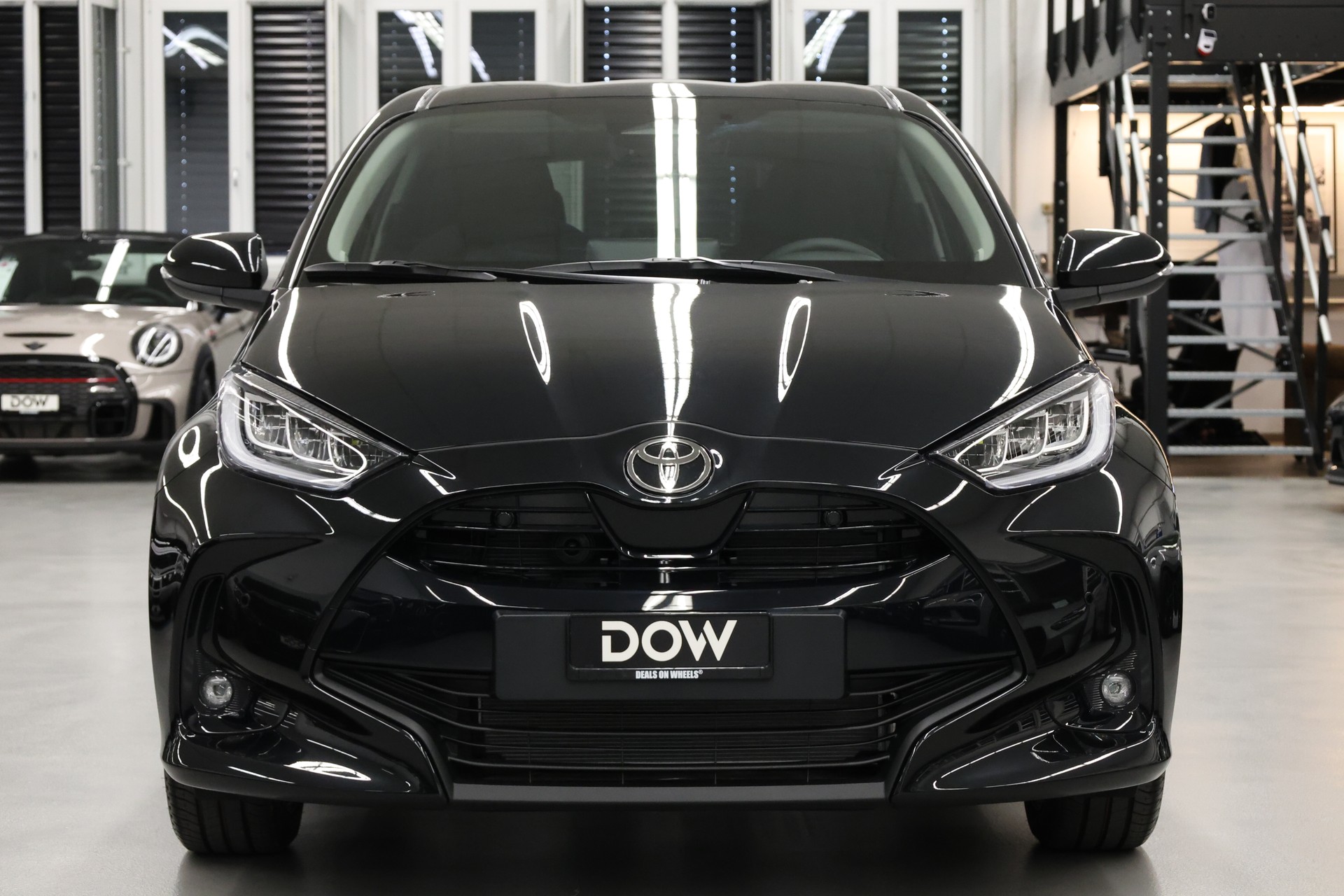 TOYOTA Yaris 1.5 VVT-i HSD Teamplayer-image-9