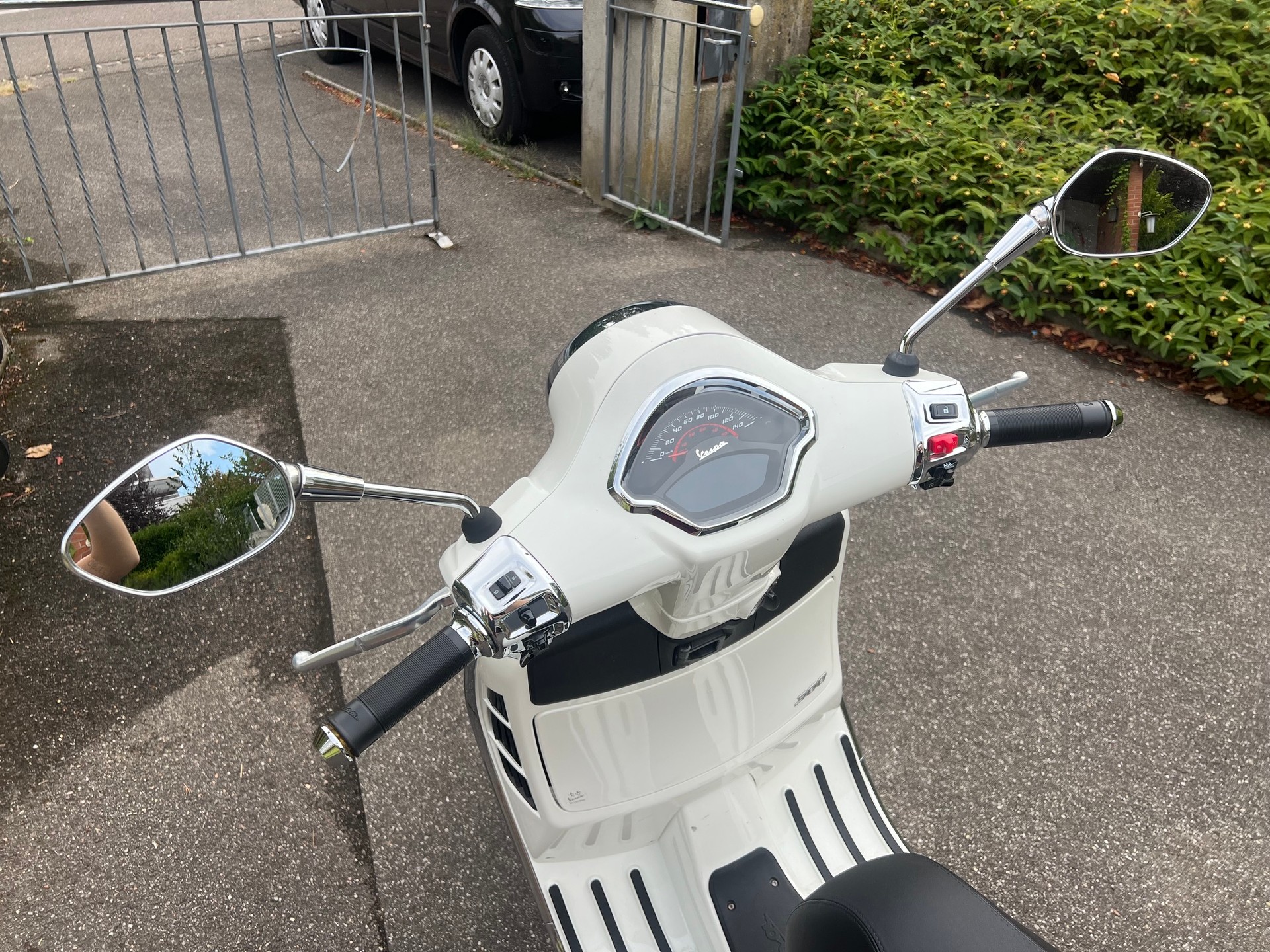PIAGGIO Vespa GTS 300 ABS-image-2