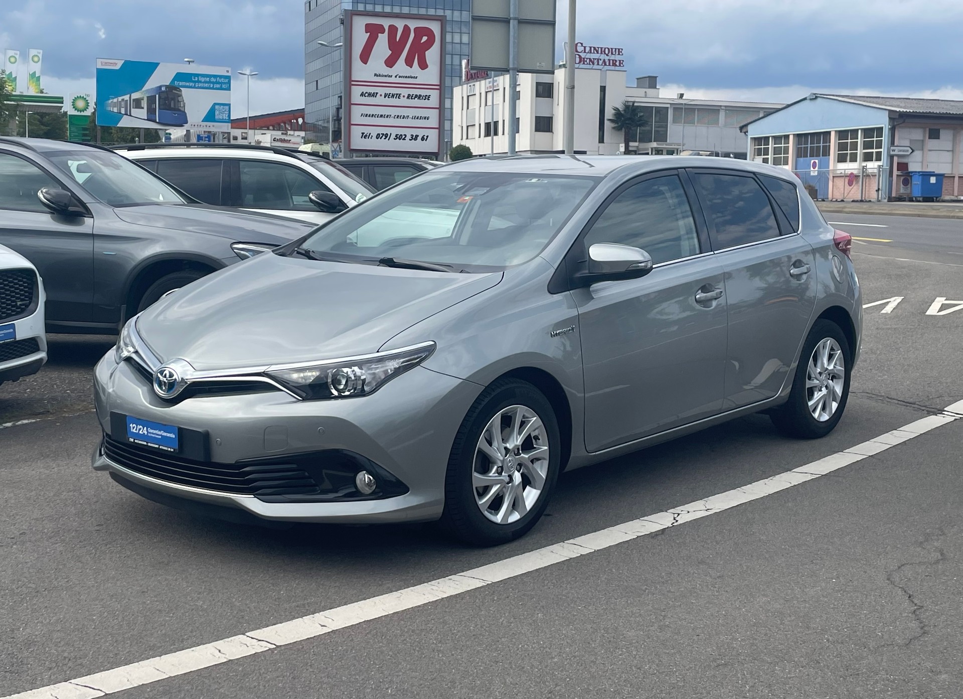 TOYOTA Auris 1.8 HSD Style e-CVT