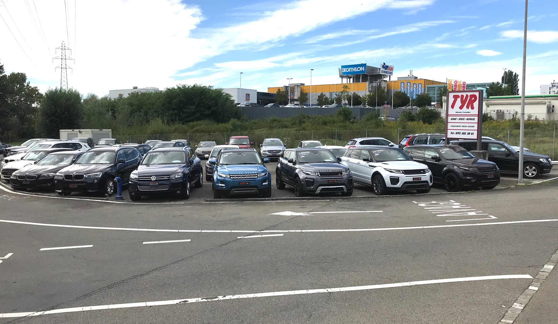 TOYOTA Auris 1.8 HSD Style e-CVT-image-12