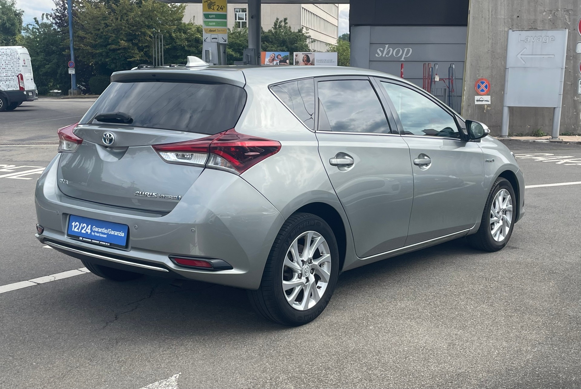 TOYOTA Auris 1.8 HSD Style e-CVT-showroom-element-3