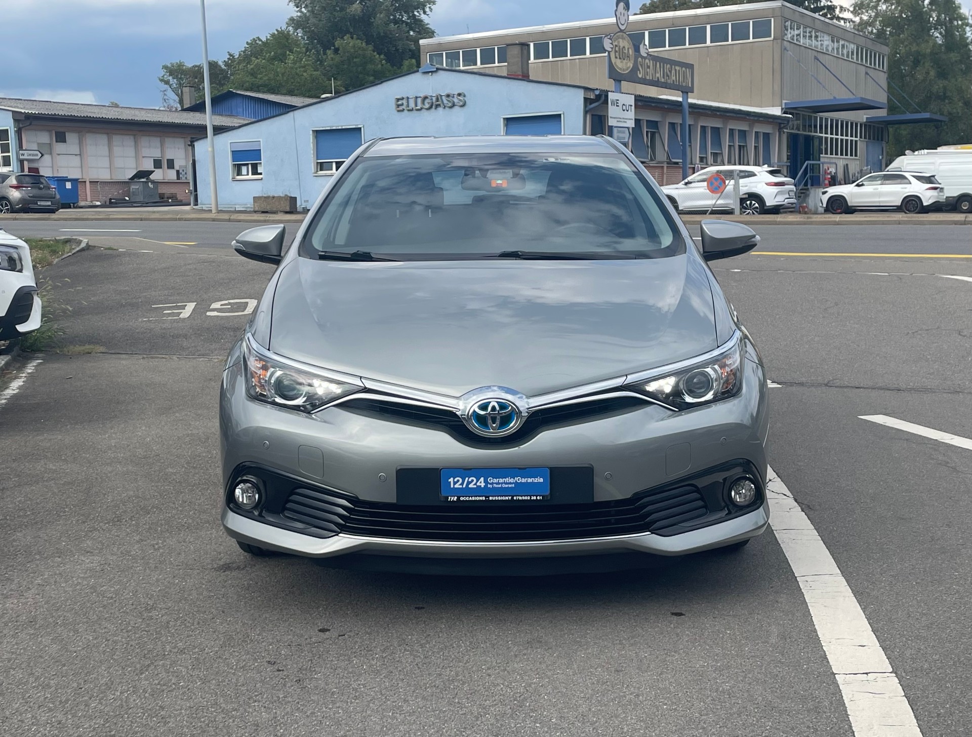 TOYOTA Auris 1.8 HSD Style e-CVT-showroom-element-1