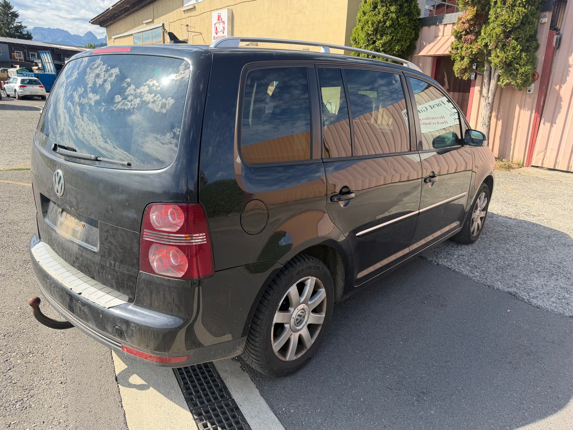 VW Touran 2.0 TDI Highline-image-5