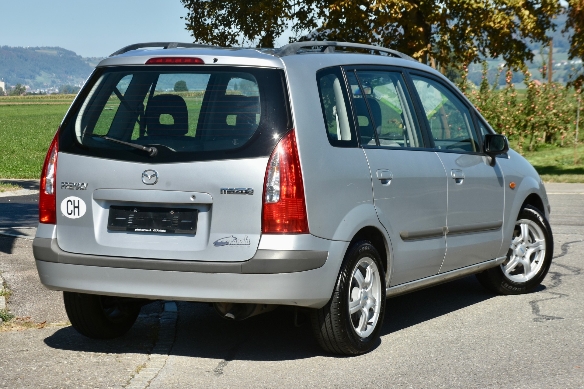 MAZDA Premacy 1.8i-16V-showroom-element-1