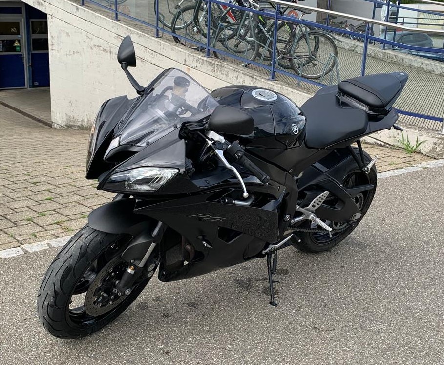 YAMAHA YZF-R6-image-1