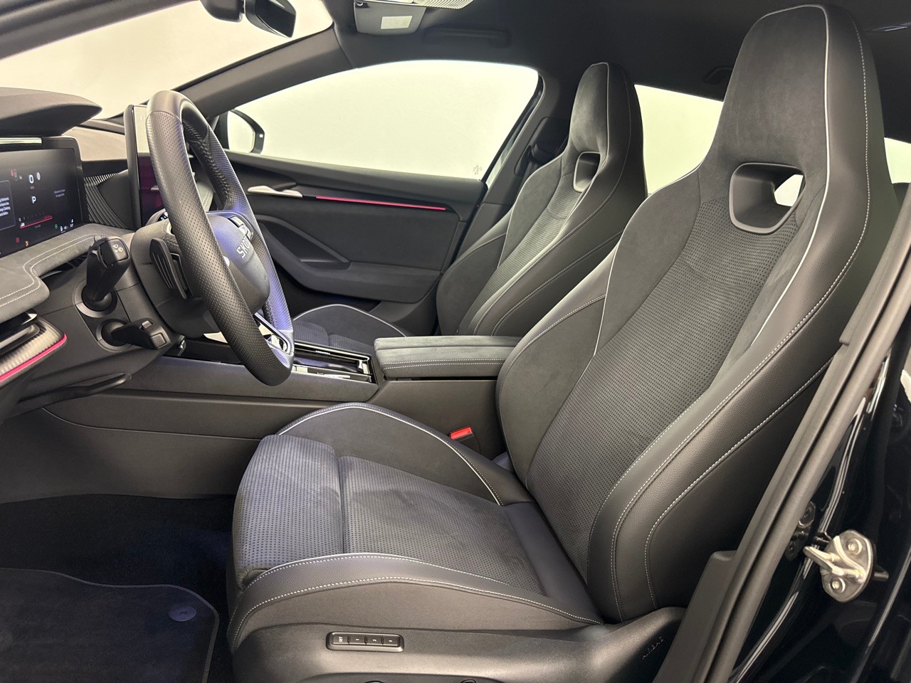SKODA Superb 2.0 TSI Sport. 4x4 DSG-image-13