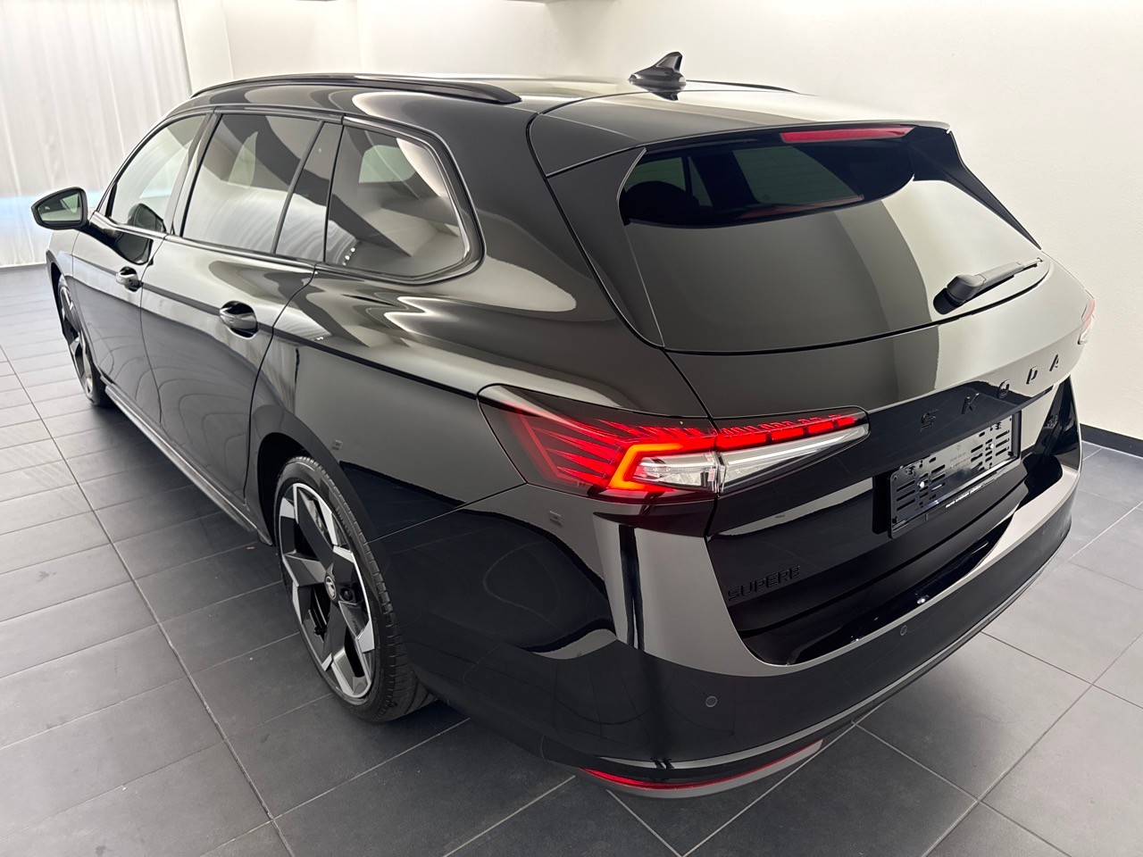 SKODA Superb 2.0 TSI Sport. 4x4 DSG-showroom-element-1