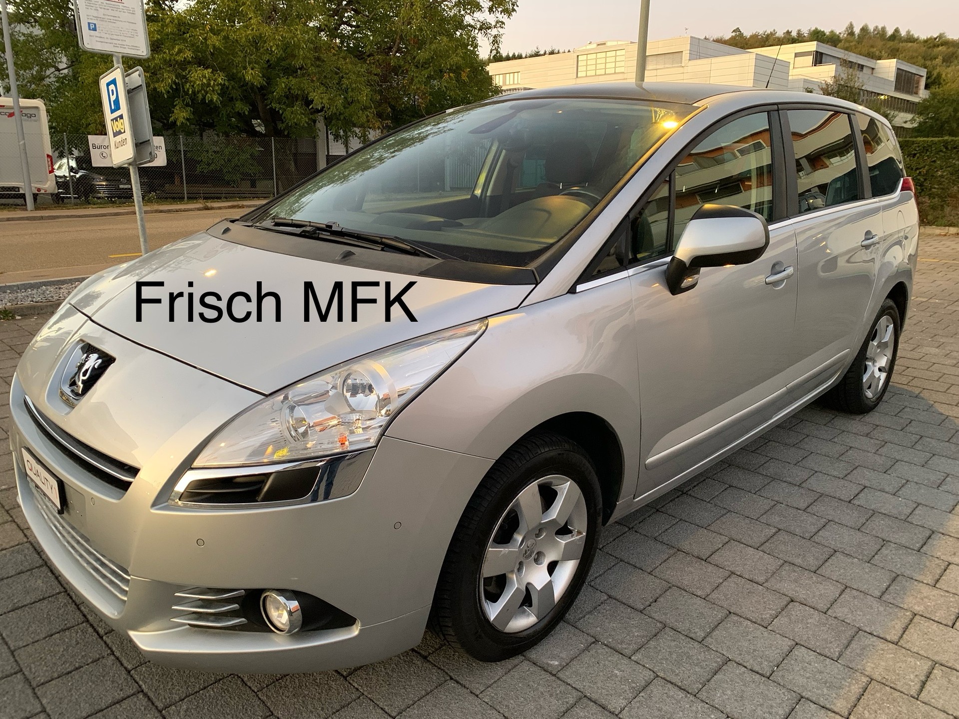PEUGEOT 5008 2.0 HDI Business
