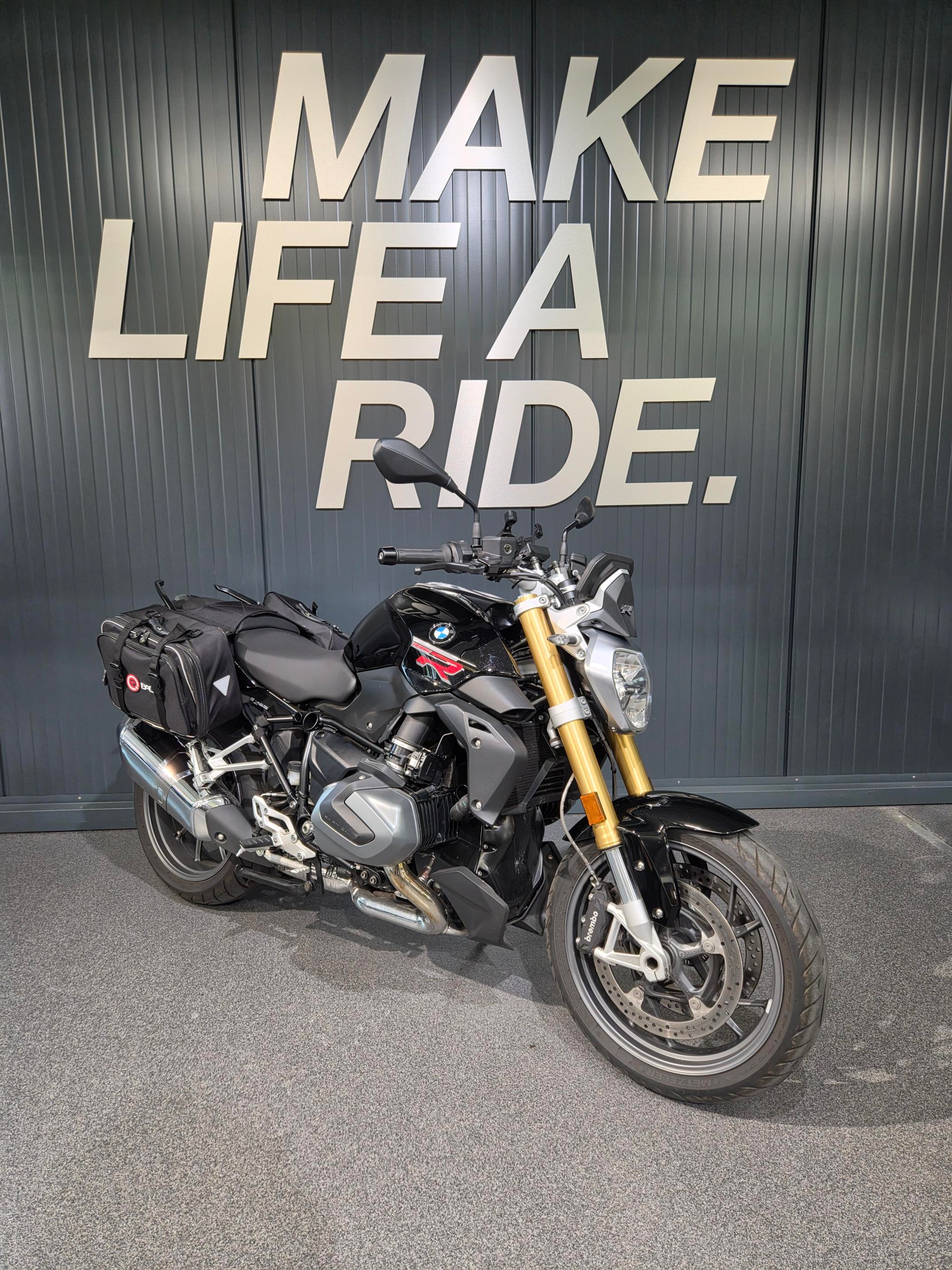 BMW R 1250 R-showroom-element-1