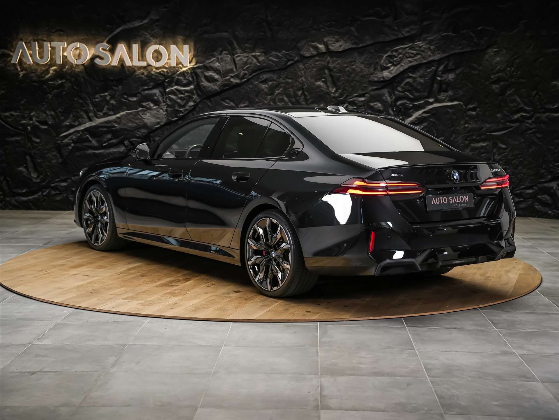 BMW 520d xDrive M Sport Pro Steptronic *Werksgarantie*Iconic Glow*Panorama*Head Up*-showroom-element-3
