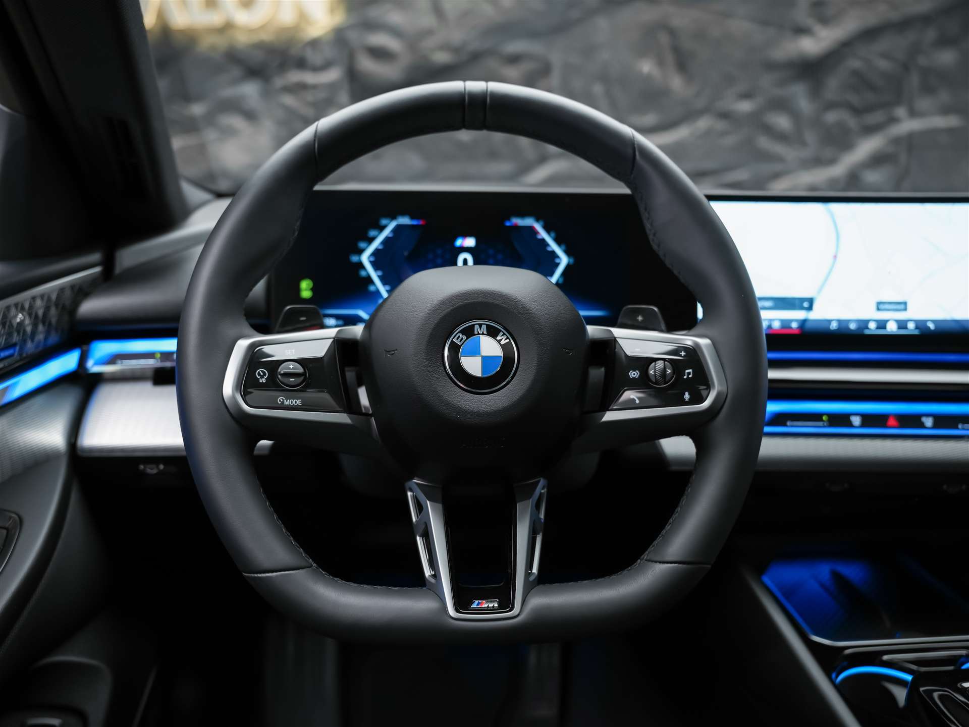 BMW 520d xDrive M Sport Pro Steptronic *Werksgarantie*Iconic Glow*Panorama*Head Up*-image-29