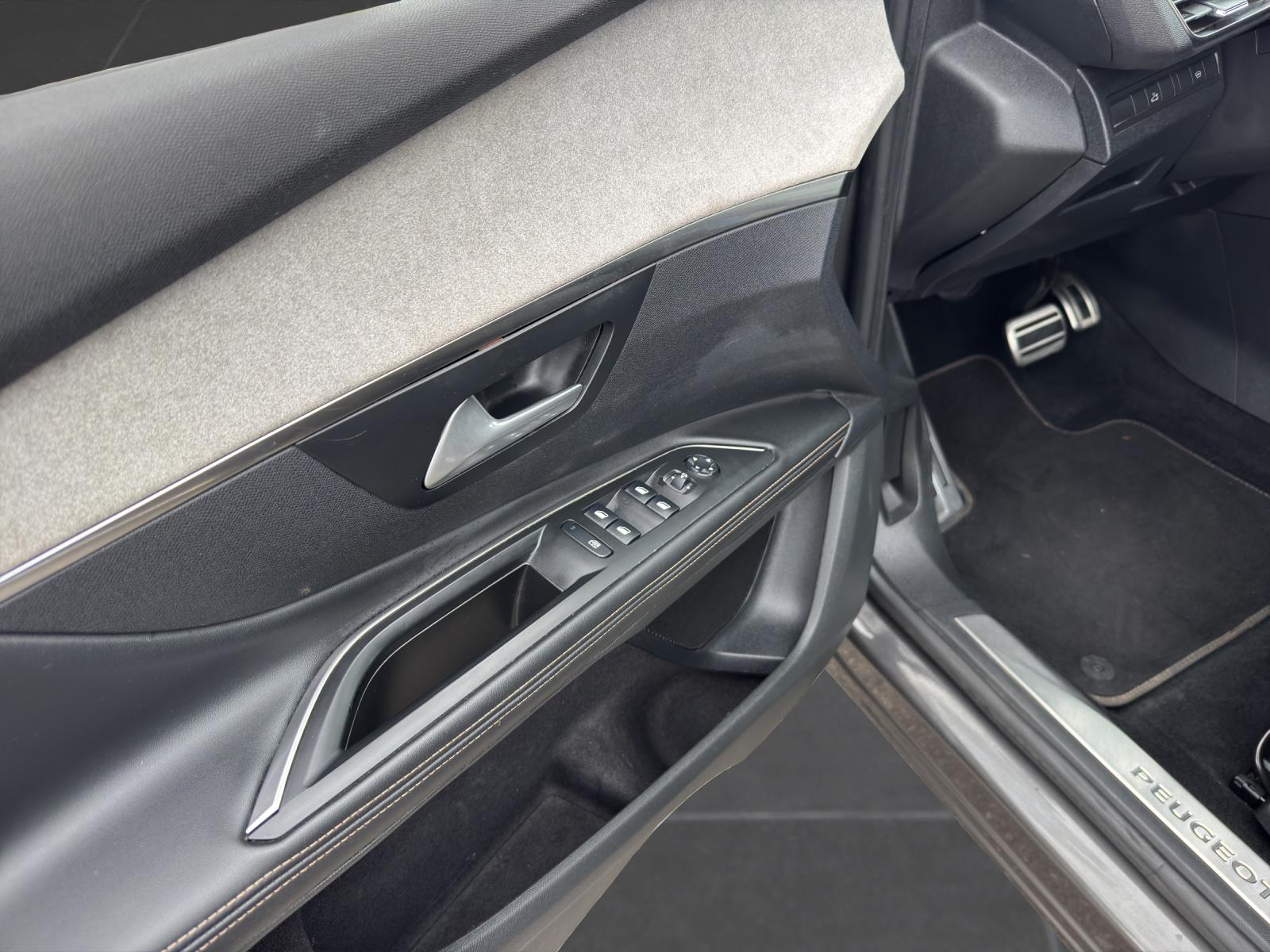 PEUGEOT 5008 2.0 BlueHDi 180 GT-image-10