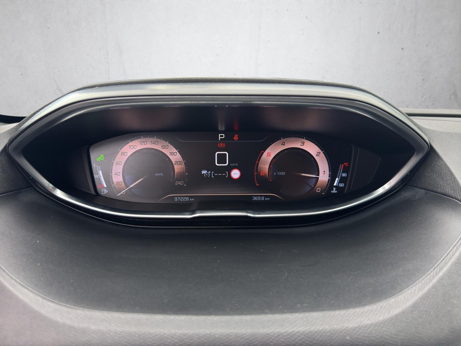 PEUGEOT 5008 2.0 BlueHDi 180 GT-image-13