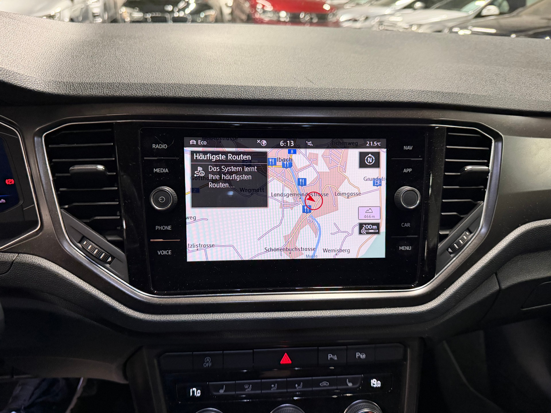 VW T-Roc 1.5 TSI EVO Advance DSG 4Motion-image-16