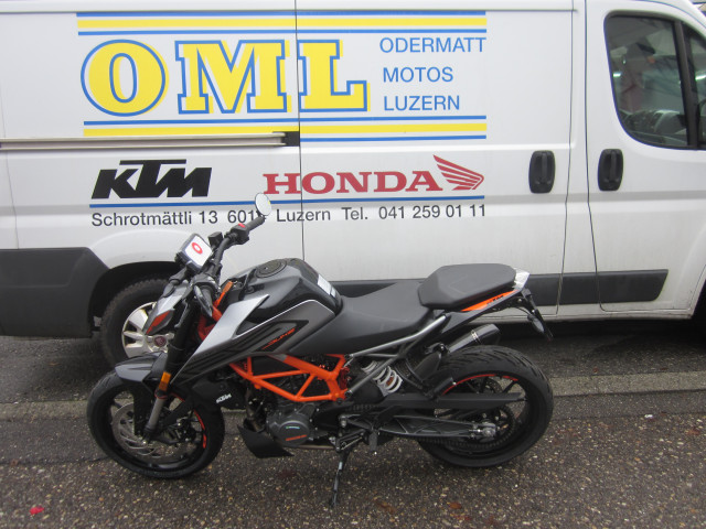 KTM 125 Duke-image-1