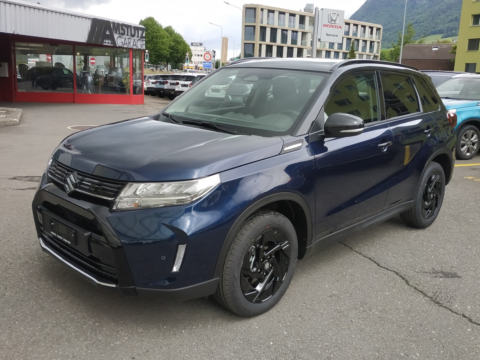 SUZUKI Vitara 1.4 Boosterjet Black Edition Top 4x4 Hybrid Automatic-showroom-element-2