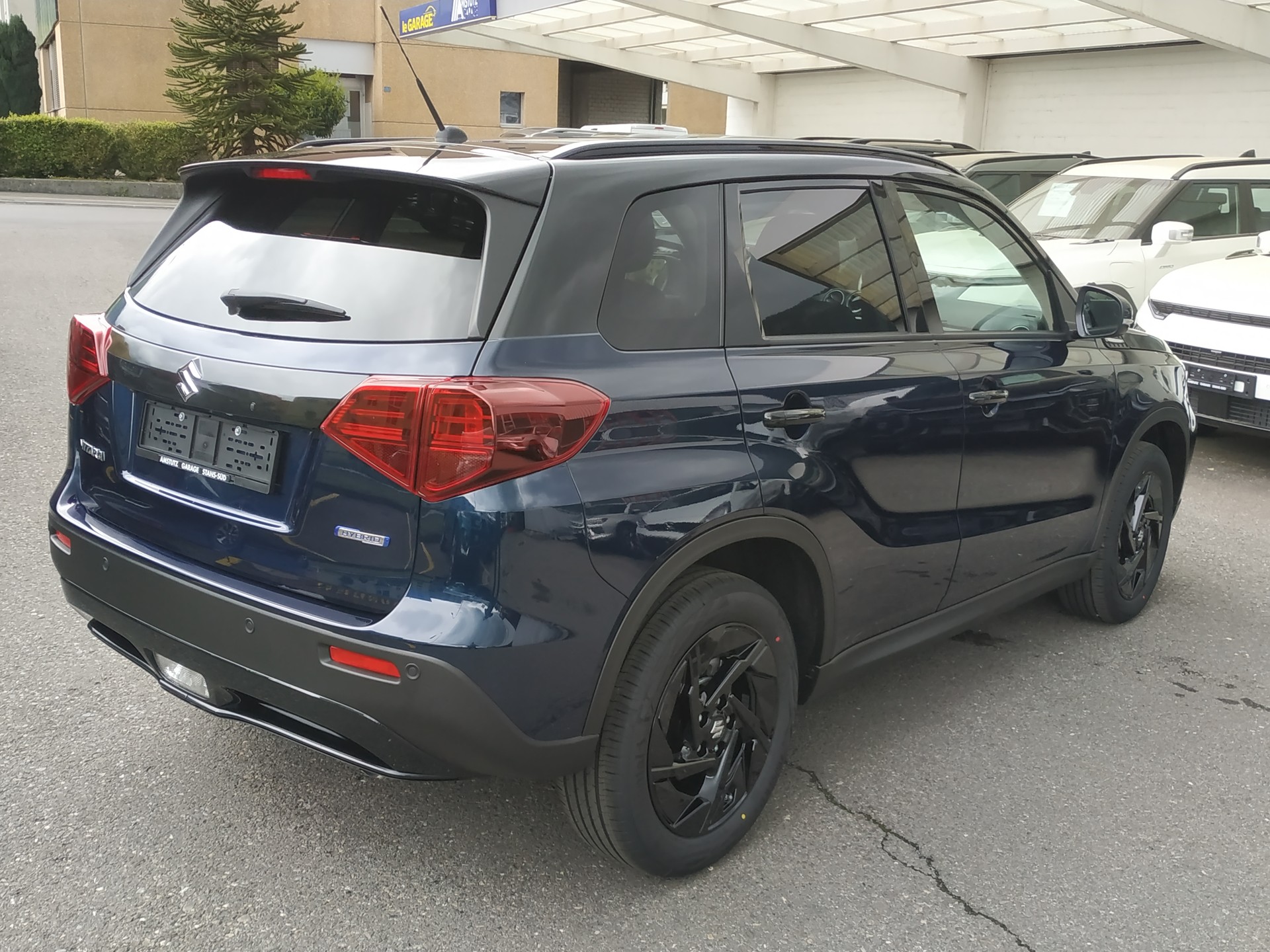 SUZUKI Vitara 1.4 Boosterjet Black Edition Top 4x4 Hybrid Automatic-image-6