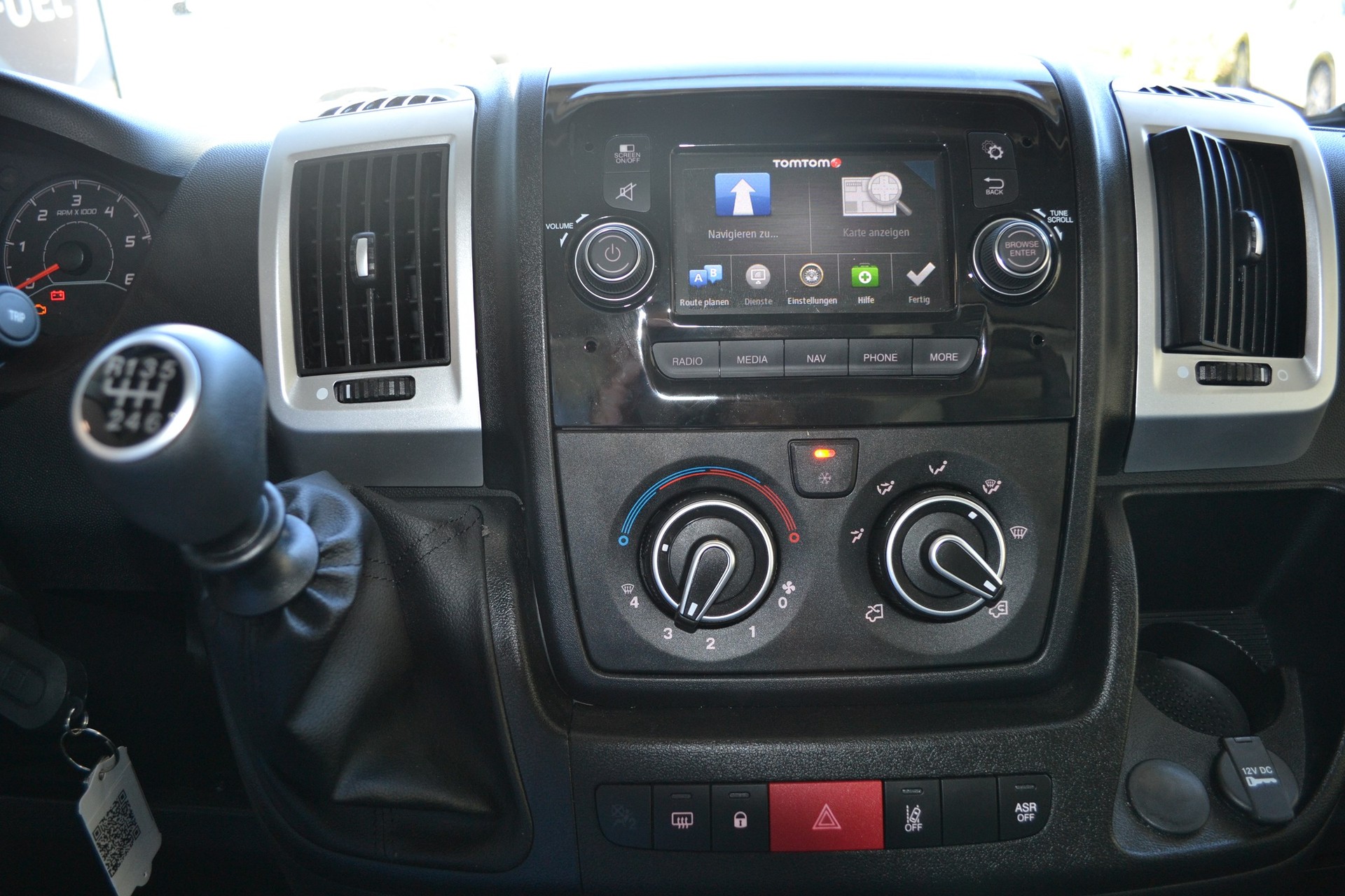 PEUGEOT Boxer 2.2 HDI 335 Pro L2-image-9