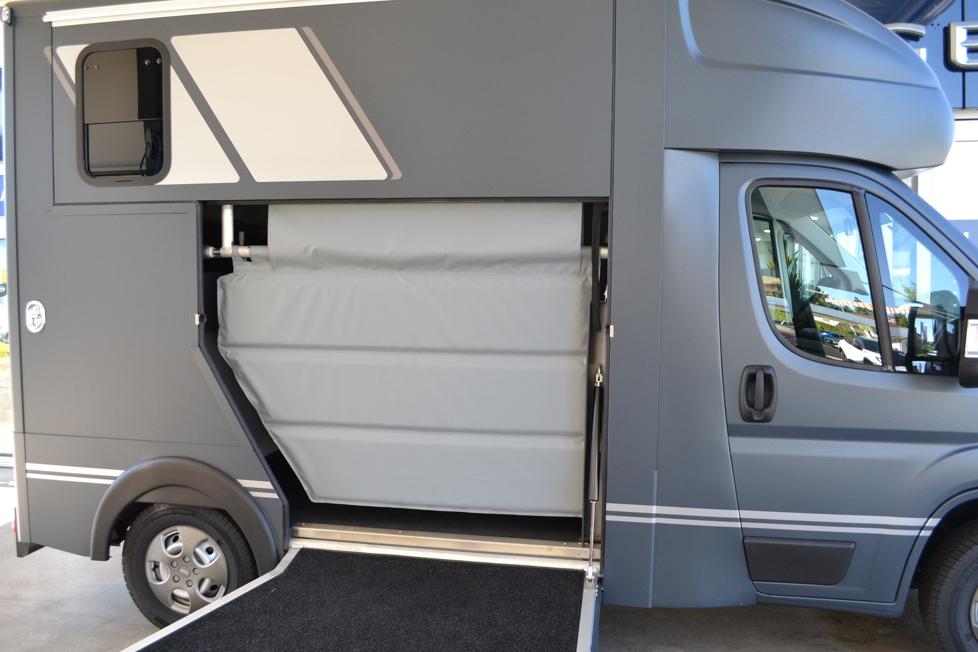 PEUGEOT Boxer 2.2 HDI 335 Pro L2-showroom-element-2