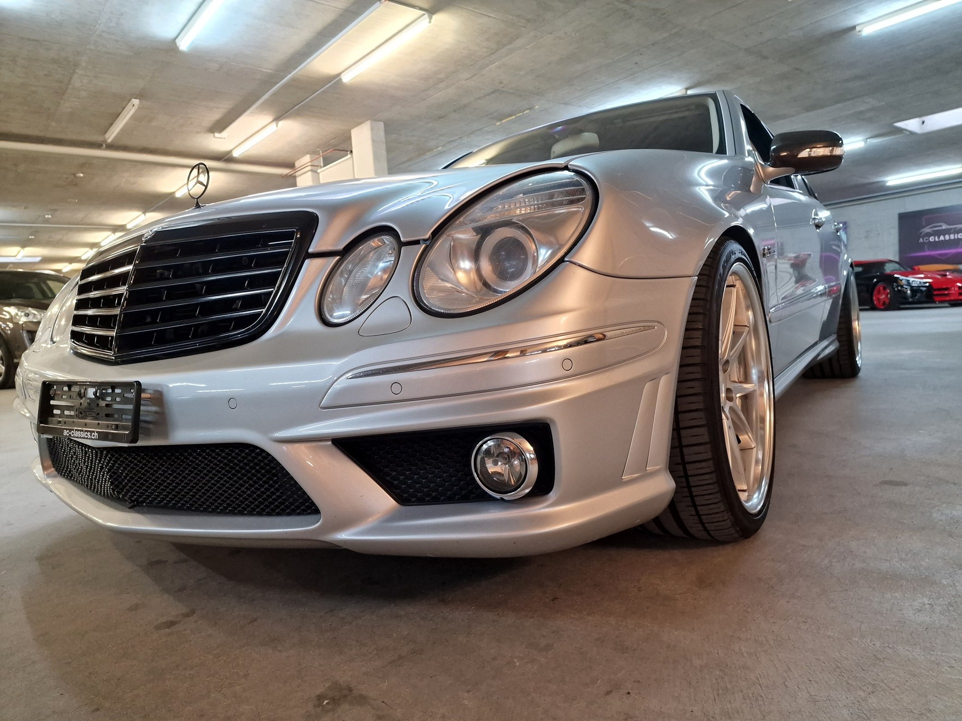 MERCEDES-BENZ E 63 AMG Avantgarde 7G-Tronic-showroom-element-1