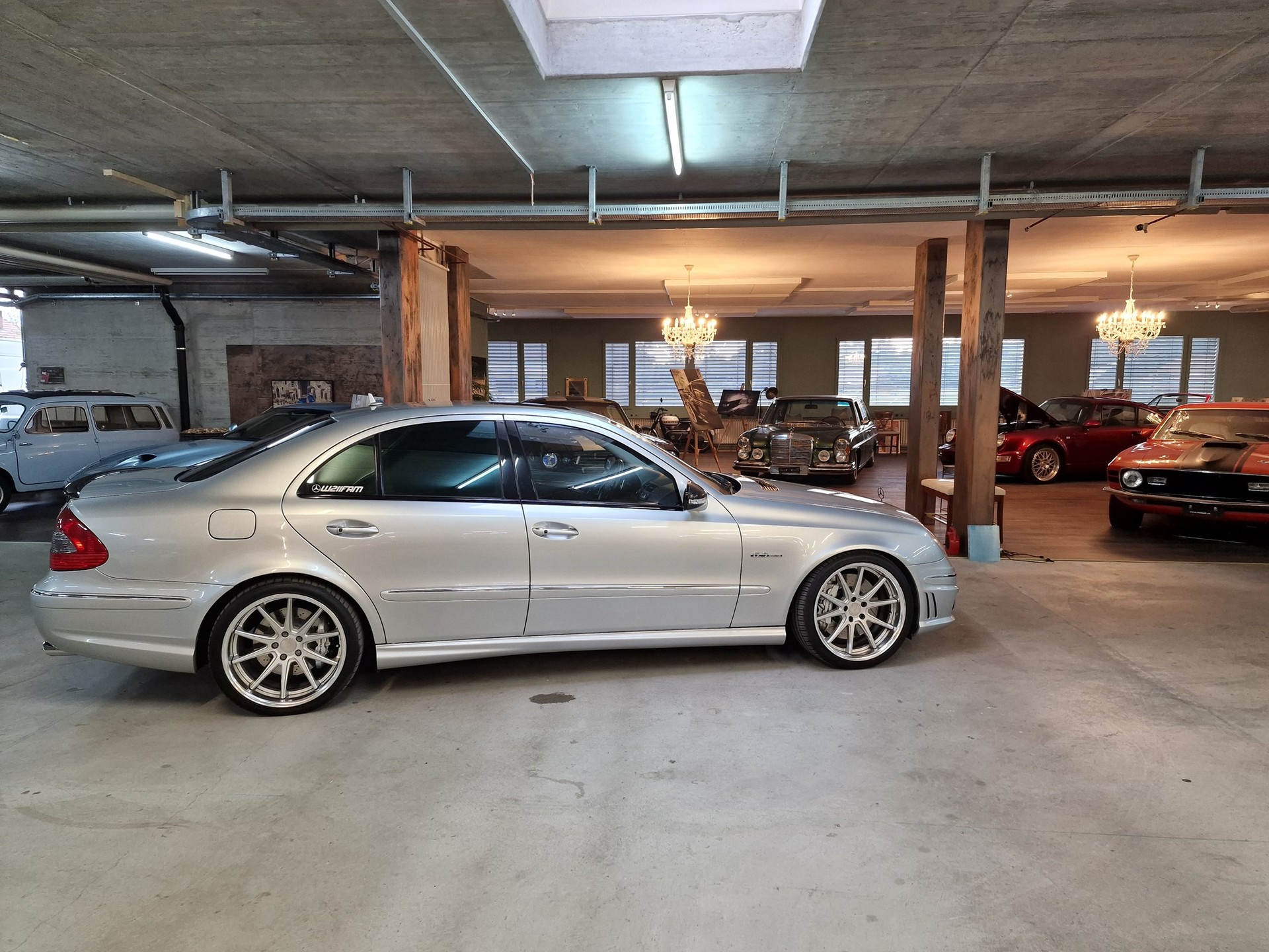 MERCEDES-BENZ E 63 AMG Avantgarde 7G-Tronic-showroom-element-3