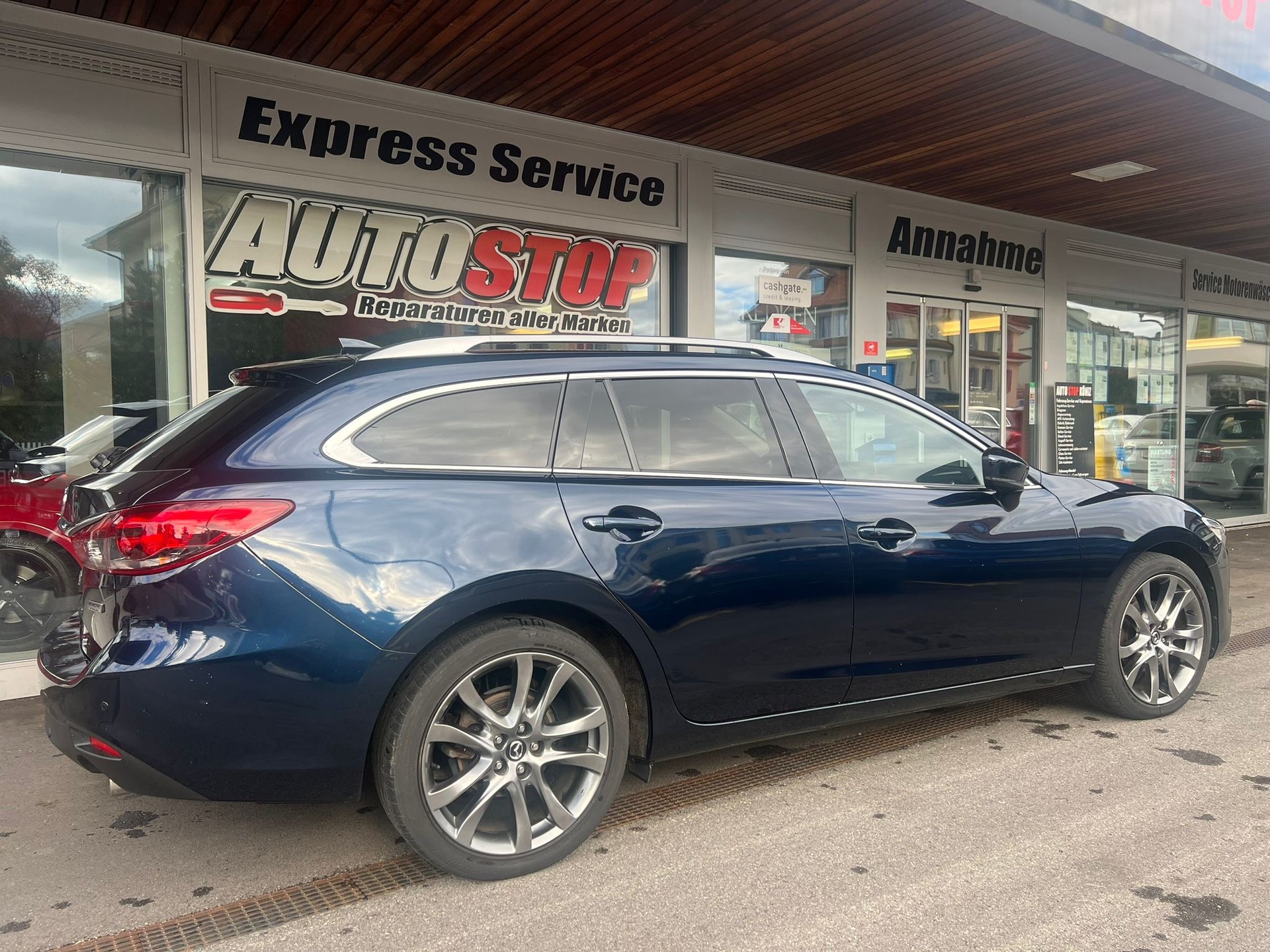 MAZDA 6 Sportwagon 2.2 D 16V Ambition-image-8