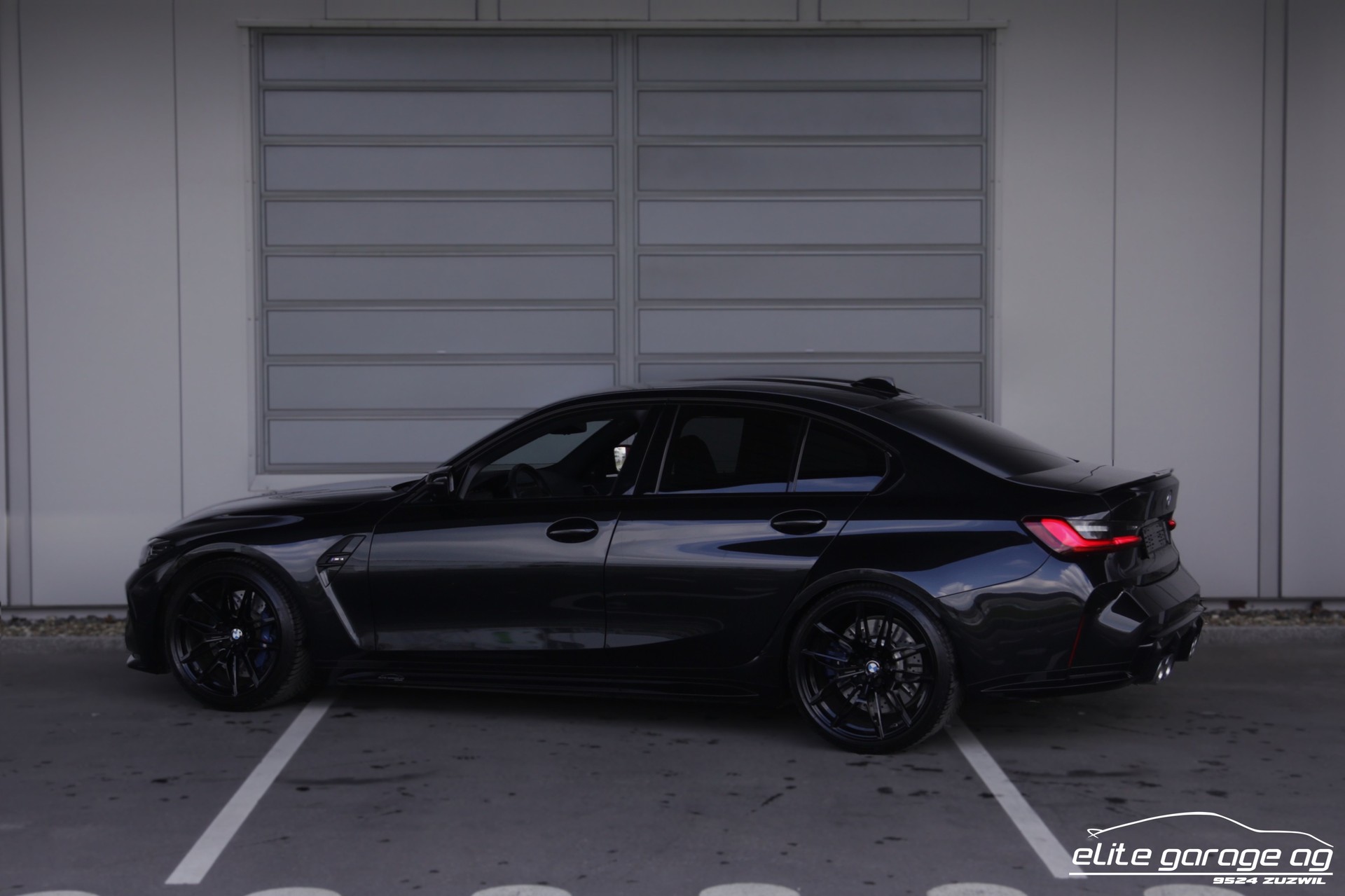 BMW M3 HANDSCHALTER ALL BLACK-image-2