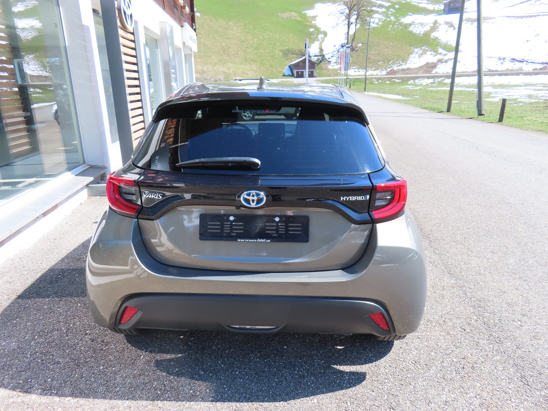 TOYOTA Yaris 1.5 Trend e-CVT-image-4