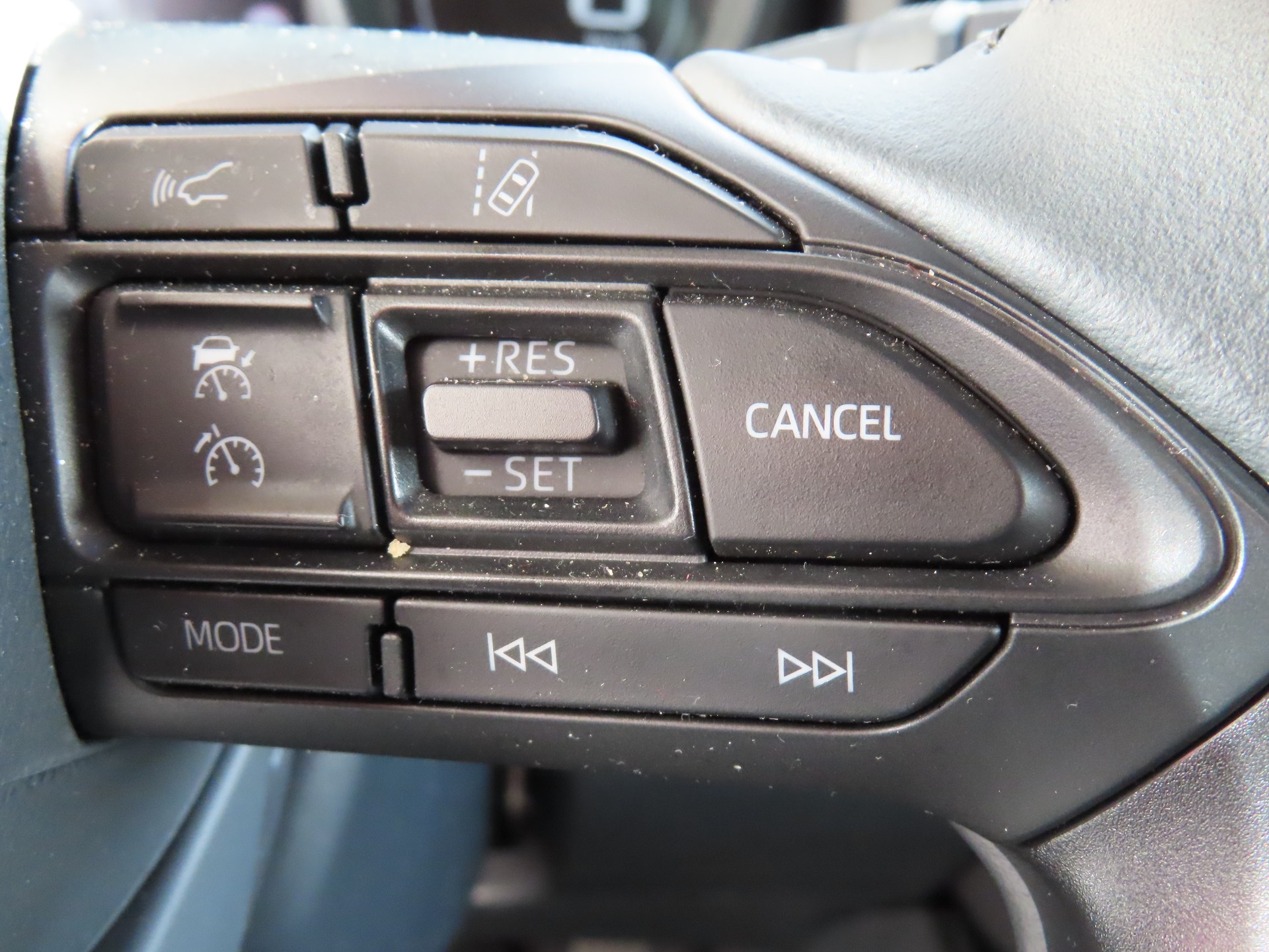 TOYOTA Yaris 1.5 Trend e-CVT-image-12