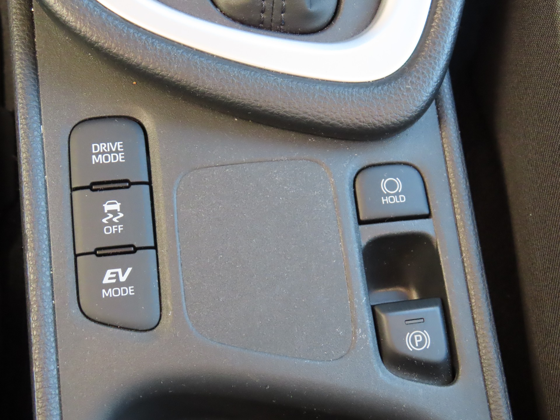 TOYOTA Yaris 1.5 Trend e-CVT-image-15