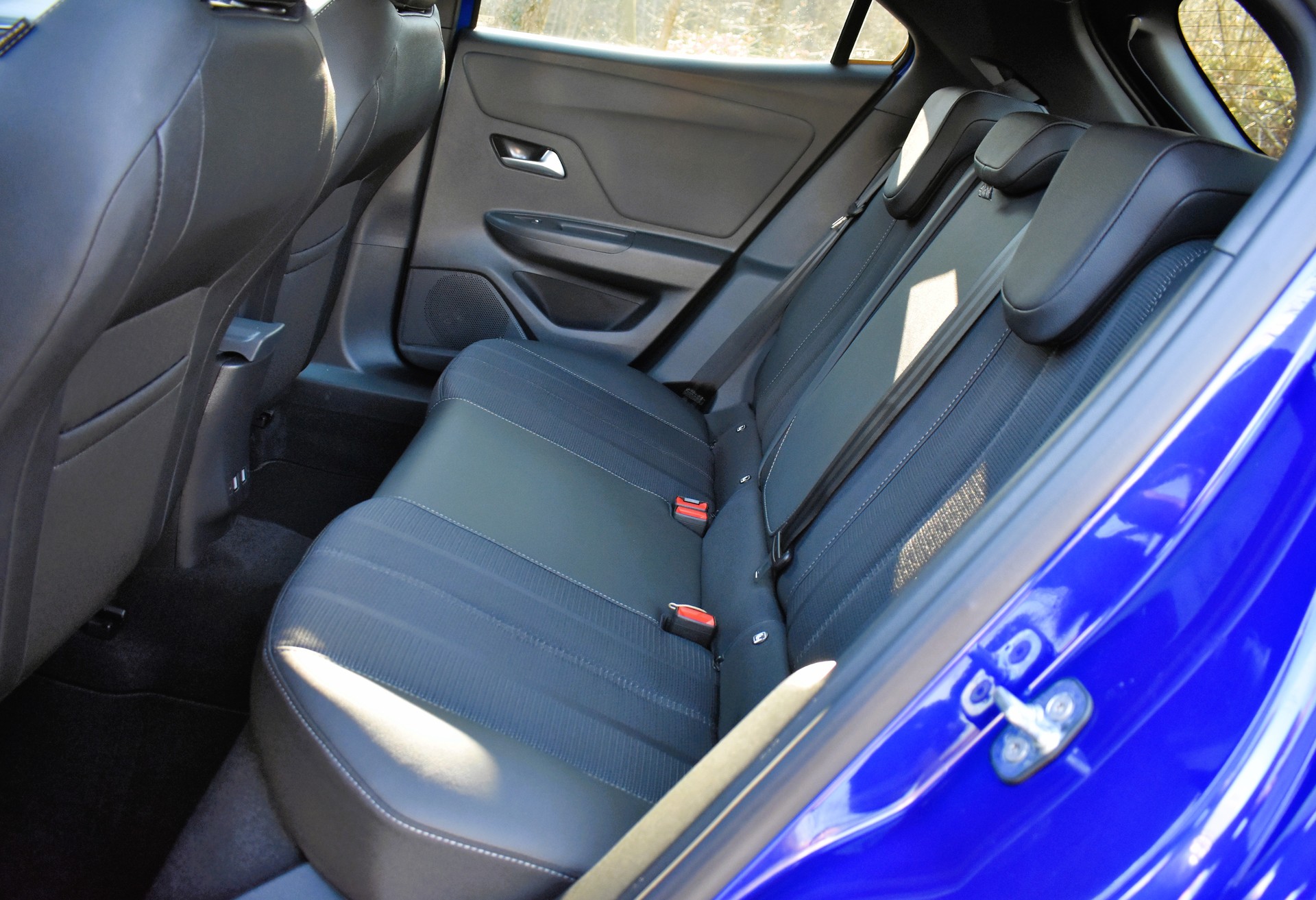 OPEL Mokka 1.2 Direct Injection Turbo MHEV GS-image-8