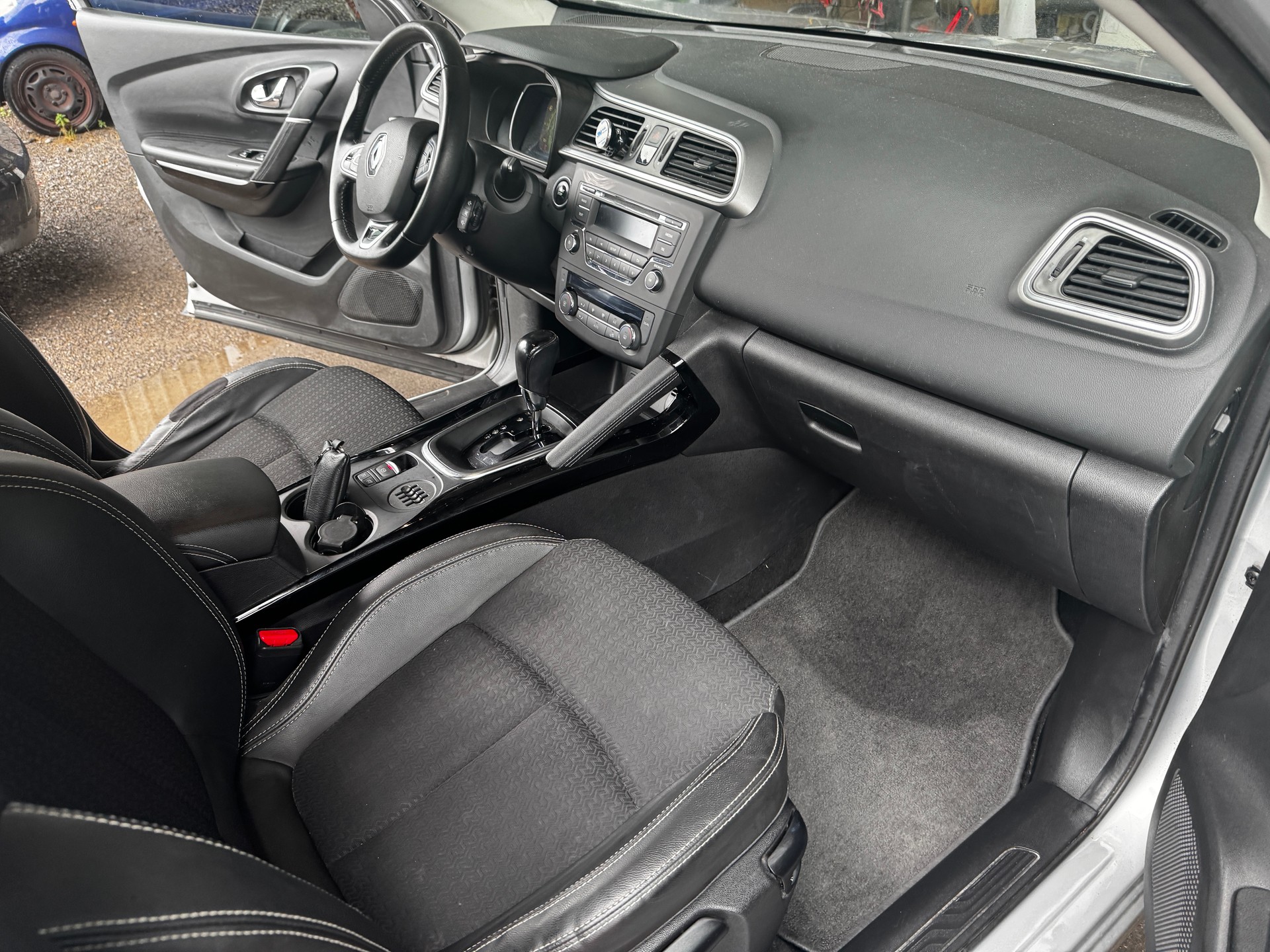 RENAULT Kadjar 1.5 dCi Zen EDC-image-9