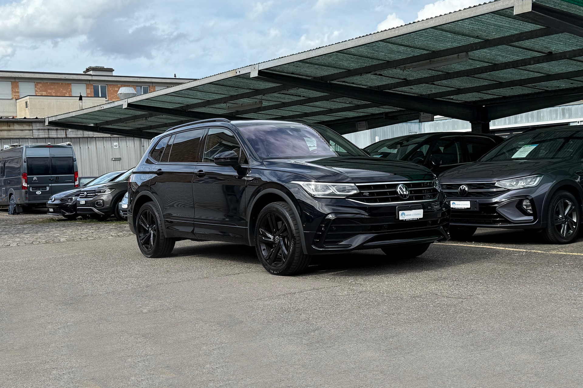VW Tiguan Allspace 2.0TSI R-Line Black Style 4Motion DSG Standheizung-image-18