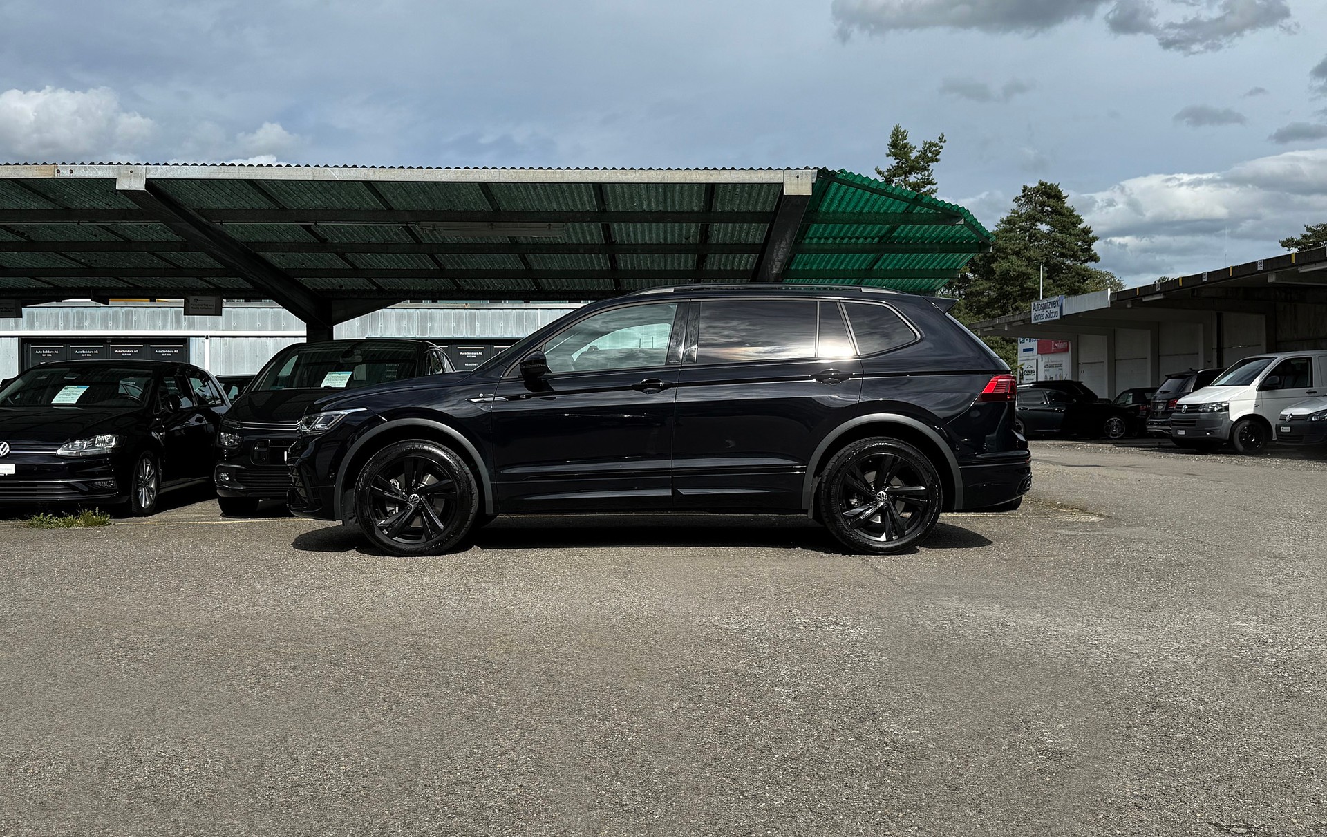 VW Tiguan Allspace 2.0TSI R-Line Black Style 4Motion DSG Standheizung-showroom-element-2