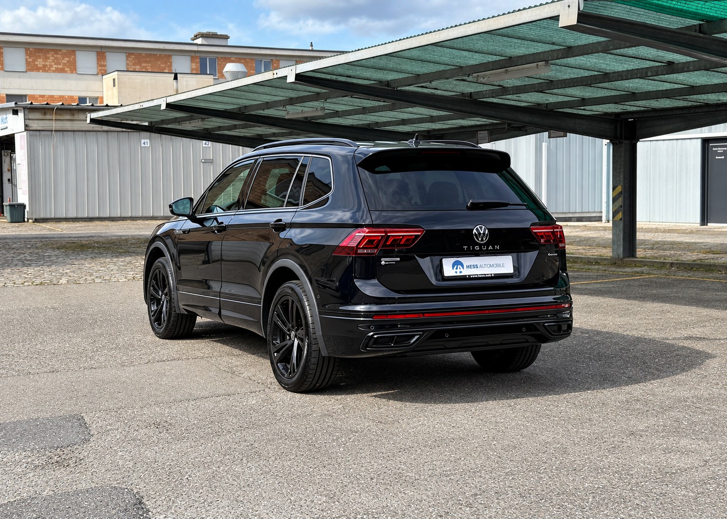 VW Tiguan Allspace 2.0TSI R-Line Black Style 4Motion DSG Standheizung-showroom-element-3