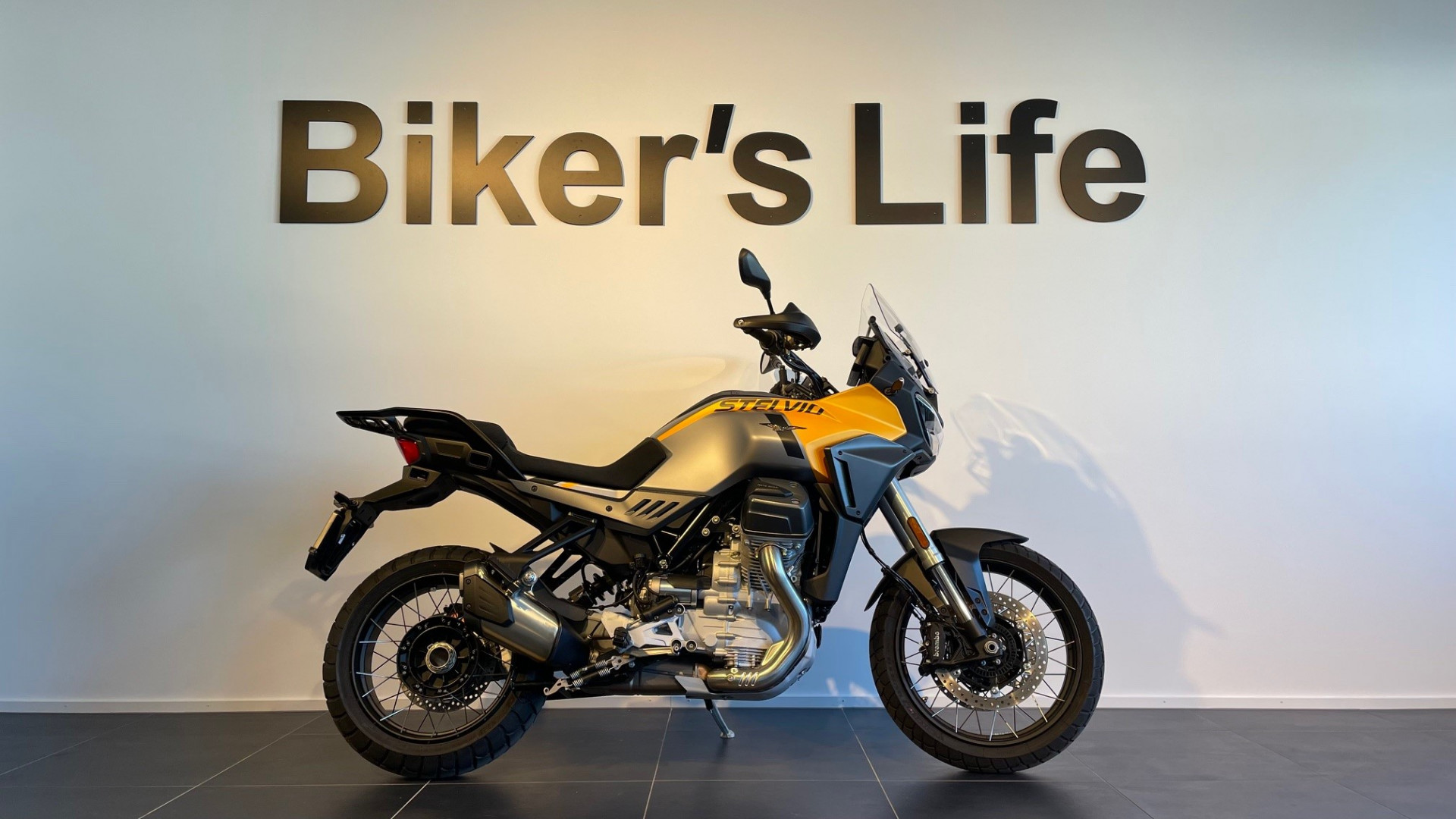 MOTO GUZZI Stelvio-image-0